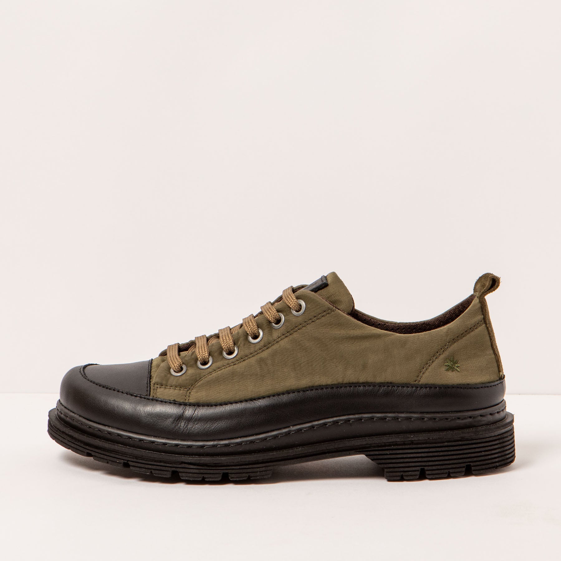gid://shopify/Product/15694296940876_1