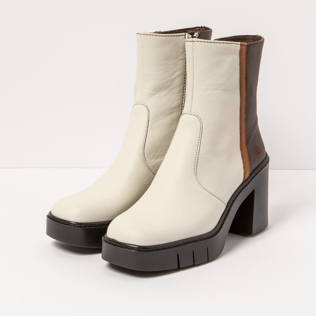gid://shopify/Product/16171804885324_5