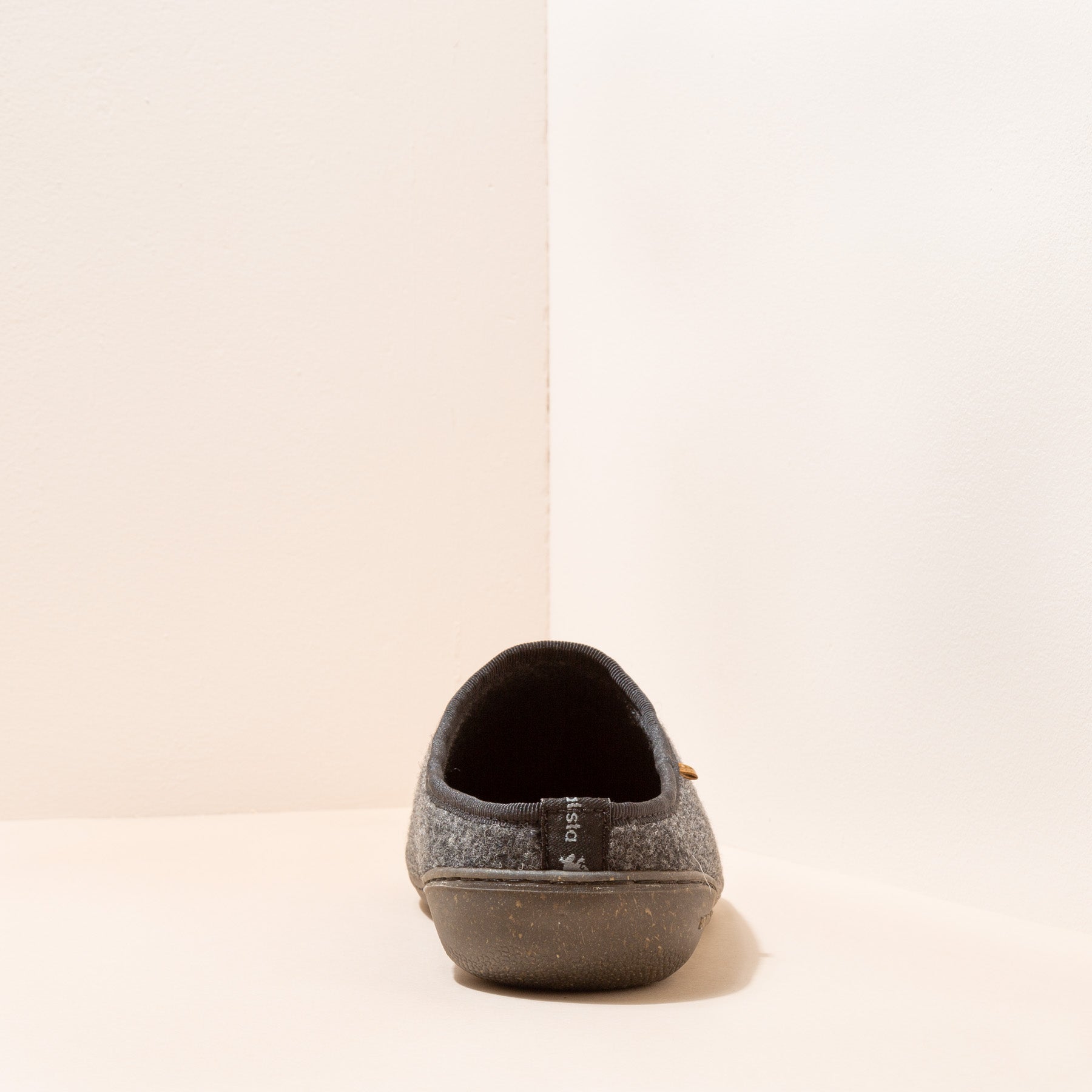 gid://shopify/Product/15700282605900_8