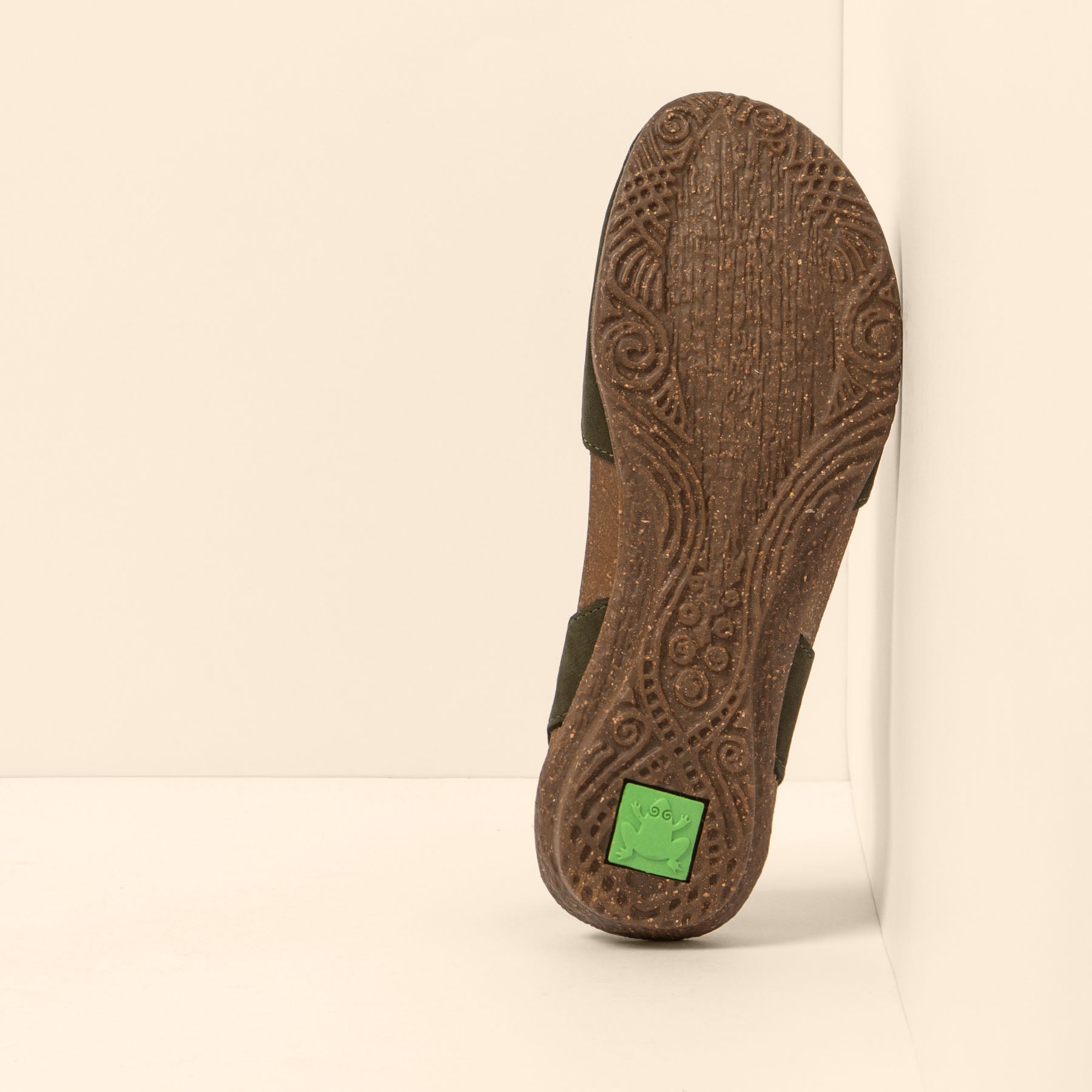 gid://shopify/Product/15700685029708_3