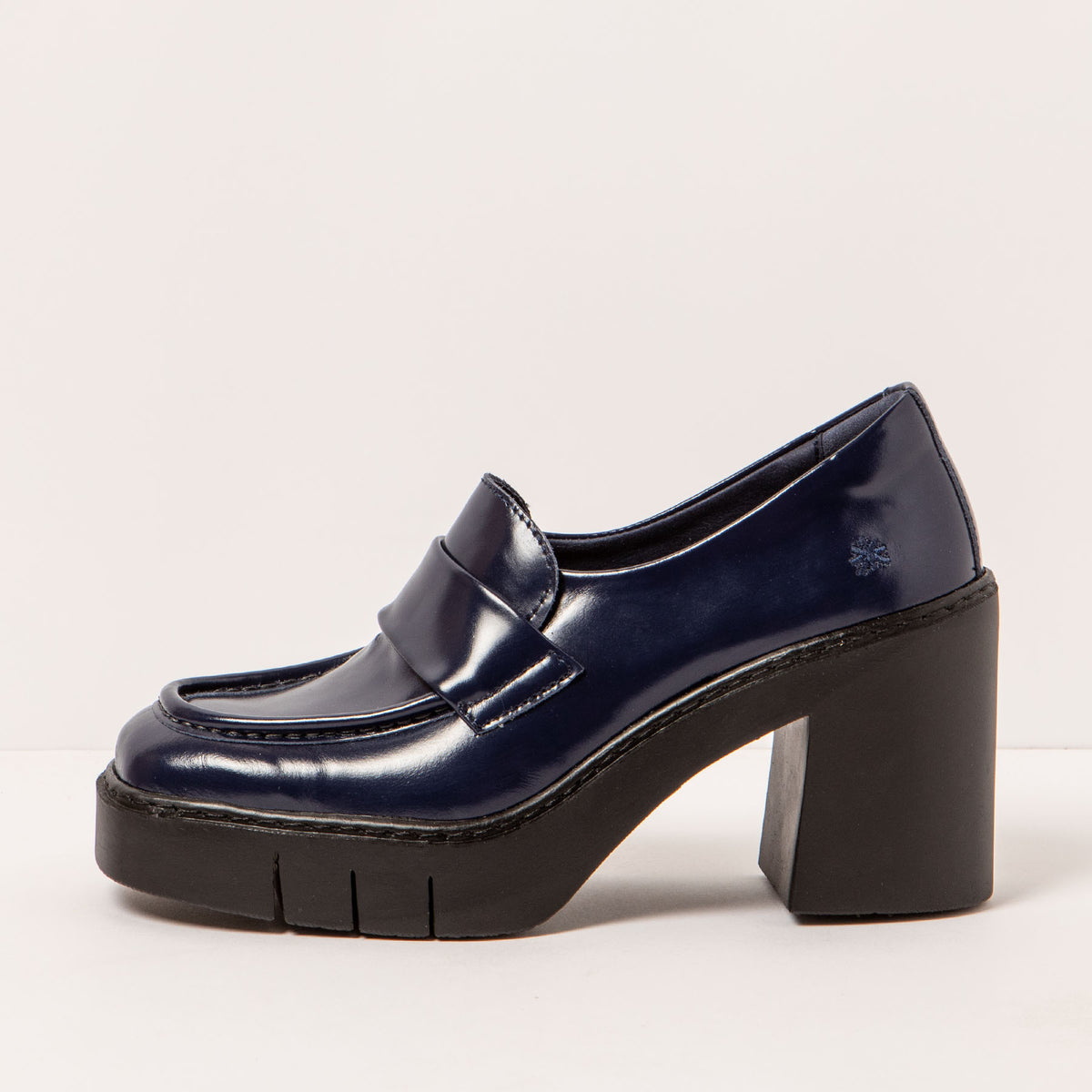 gid://shopify/Product/16172811747660_1