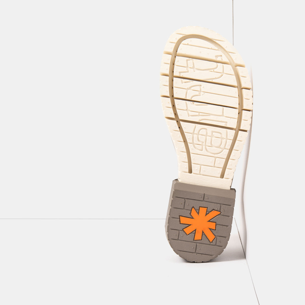 gid://shopify/Product/16172969361740_3