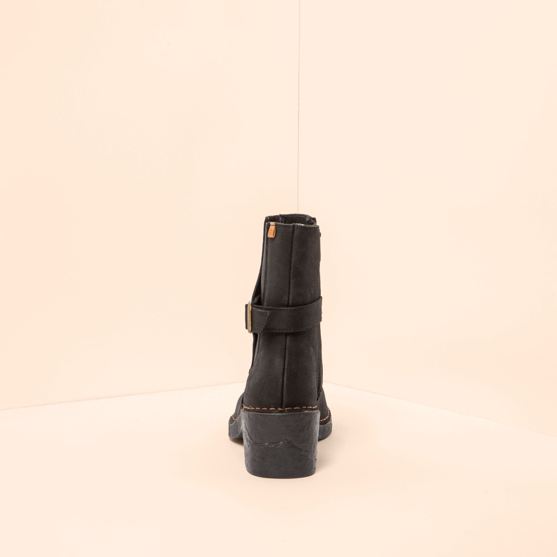 gid://shopify/Product/15700855554380_5