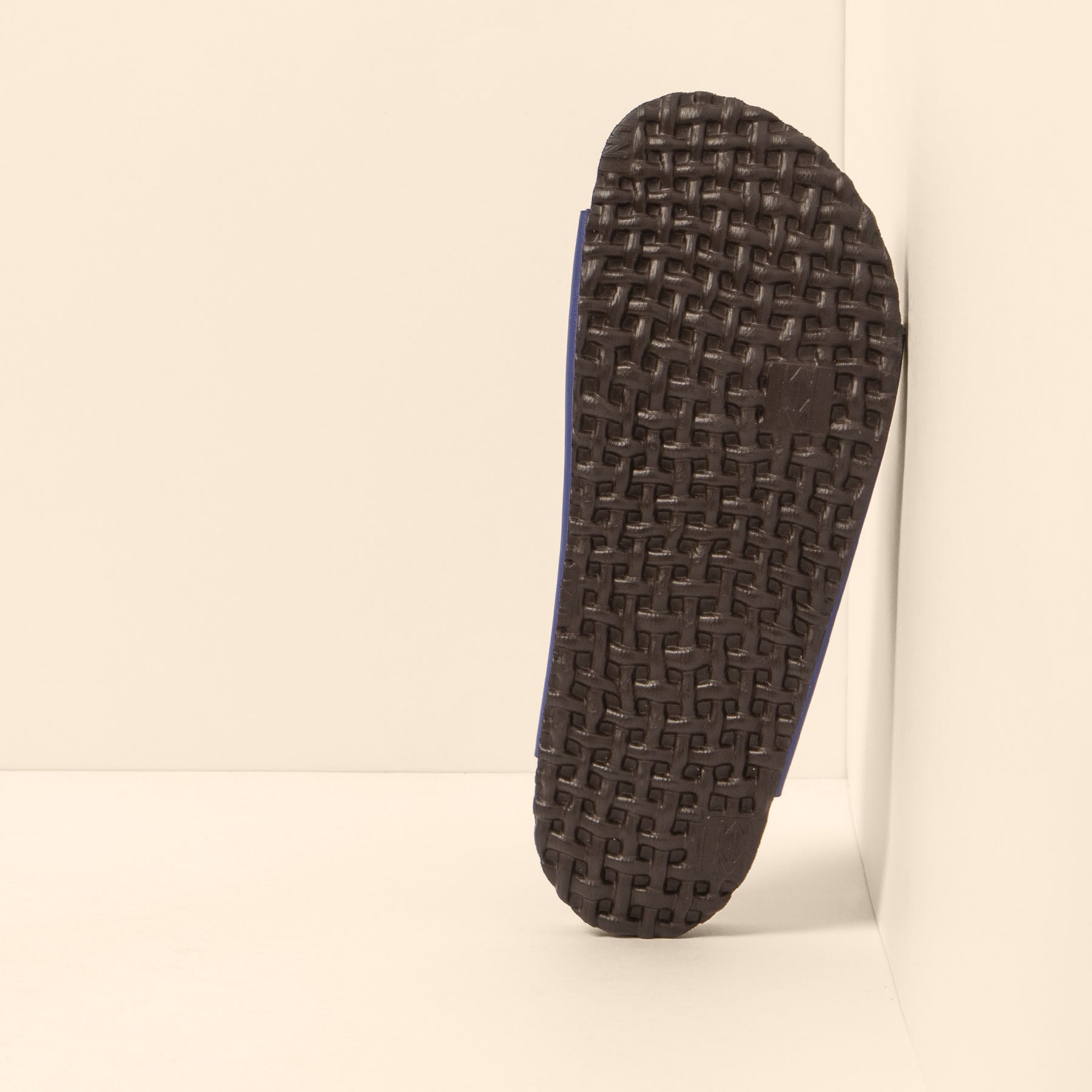 gid://shopify/Product/15700315308364_6