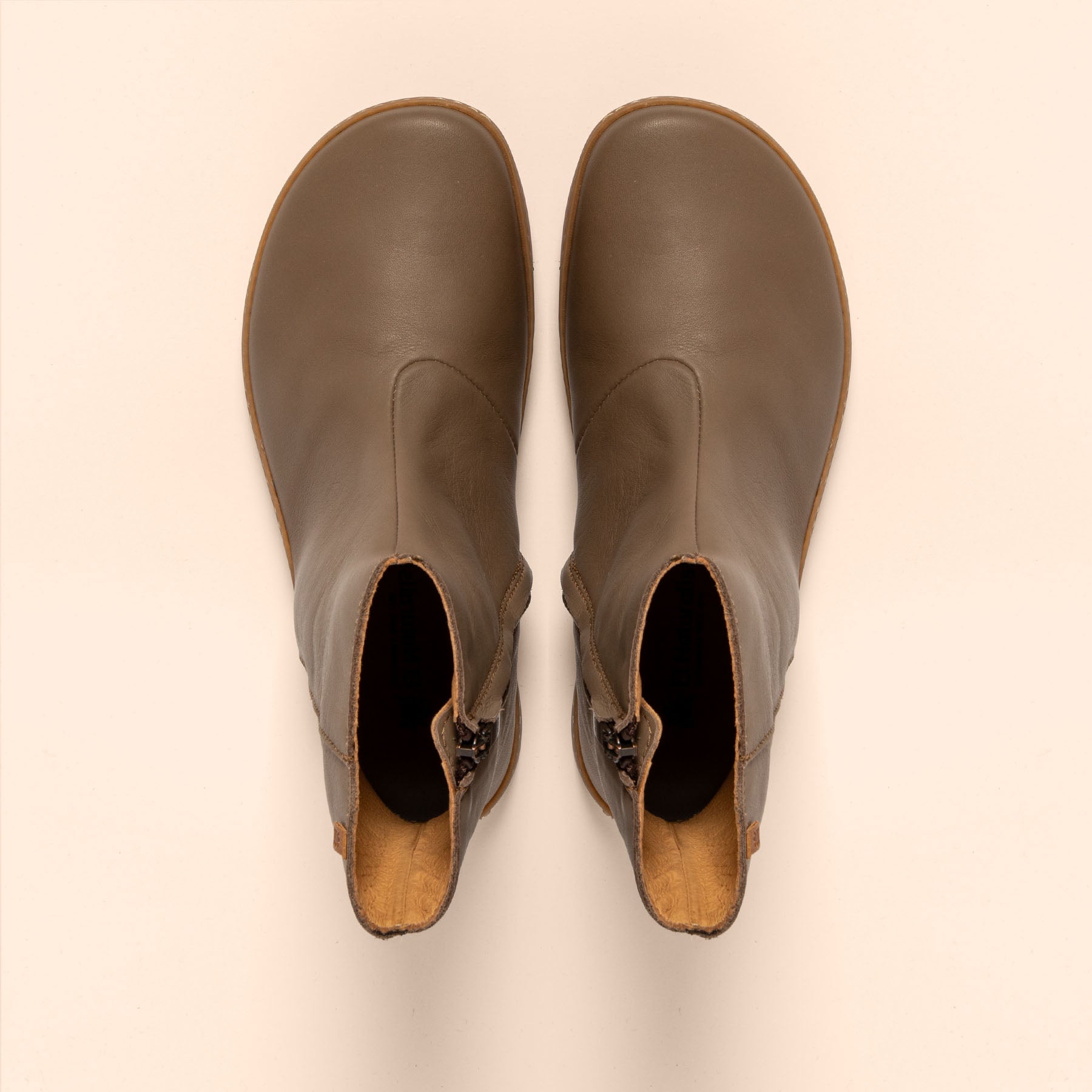 gid://shopify/Product/15700868825420_4