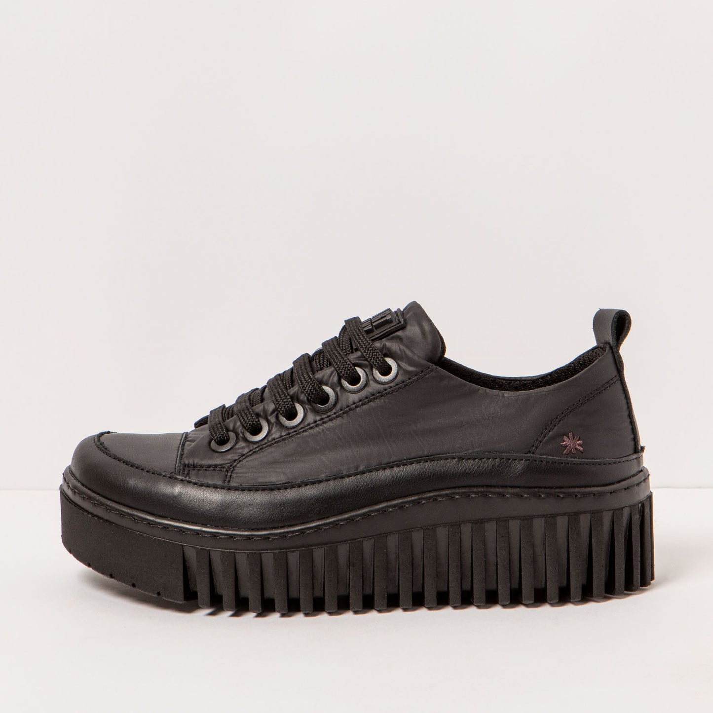 gid://shopify/Product/15694031814988_1