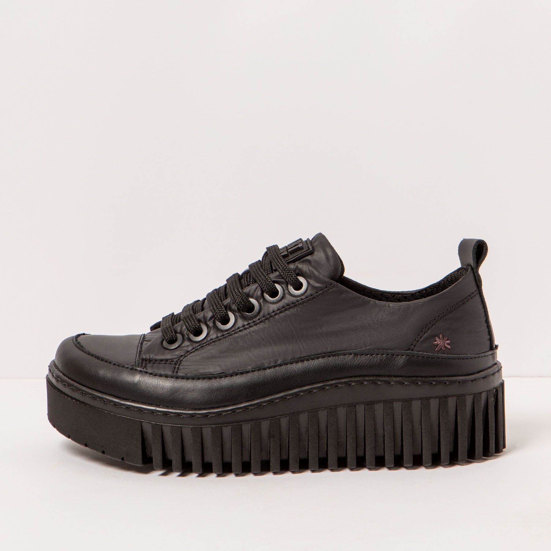 gid://shopify/Product/15694031814988_1