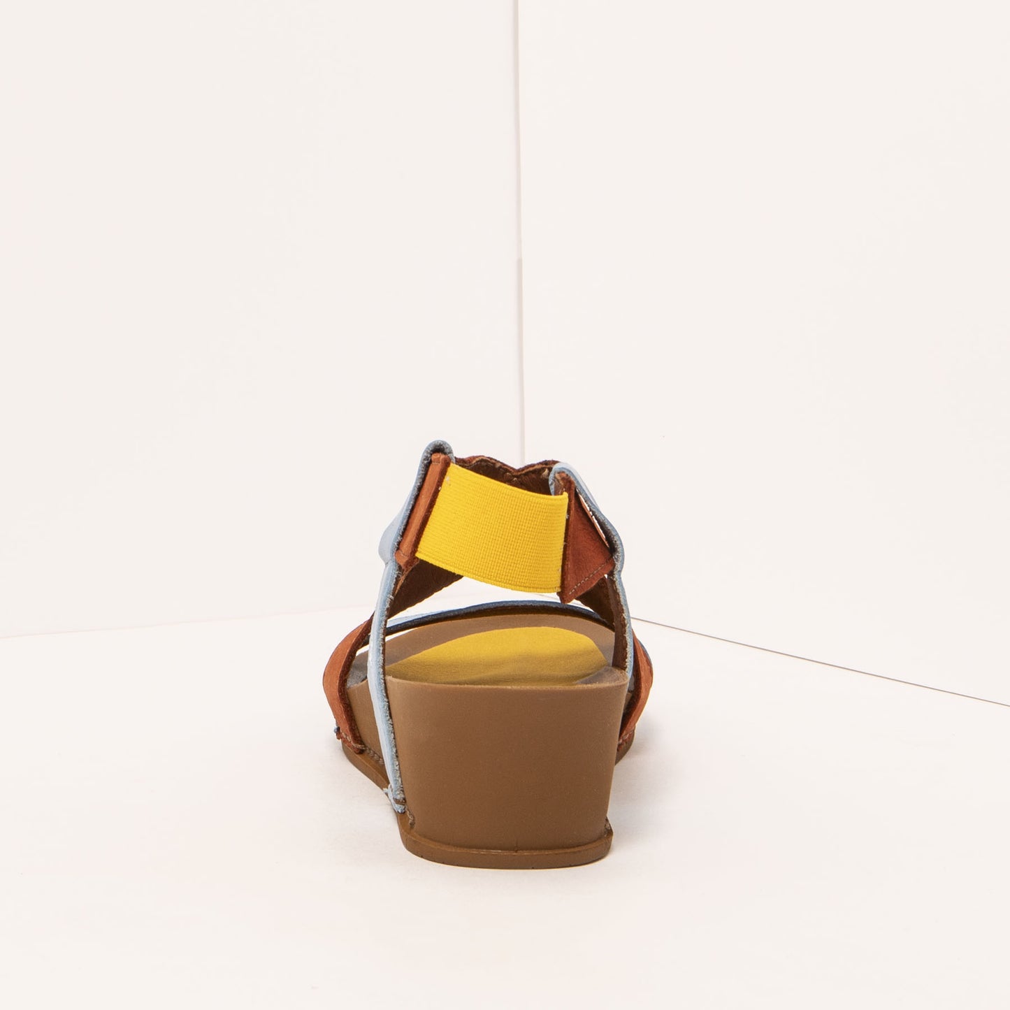 gid://shopify/Product/15693532627276_5