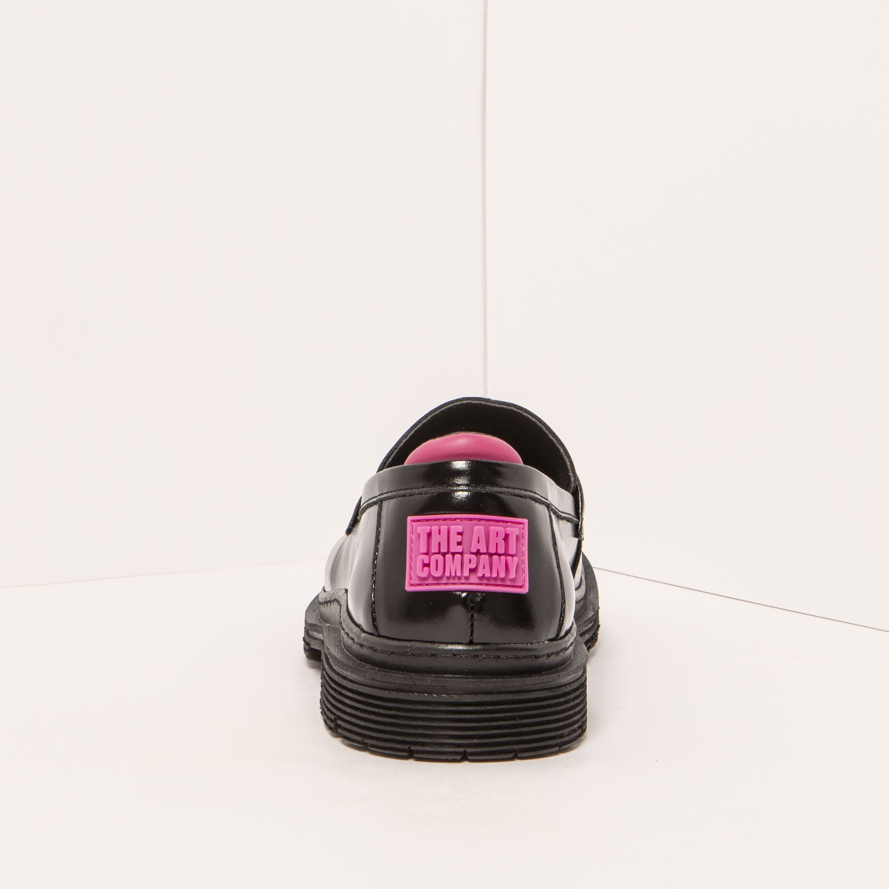 gid://shopify/Product/15693419381068_5
