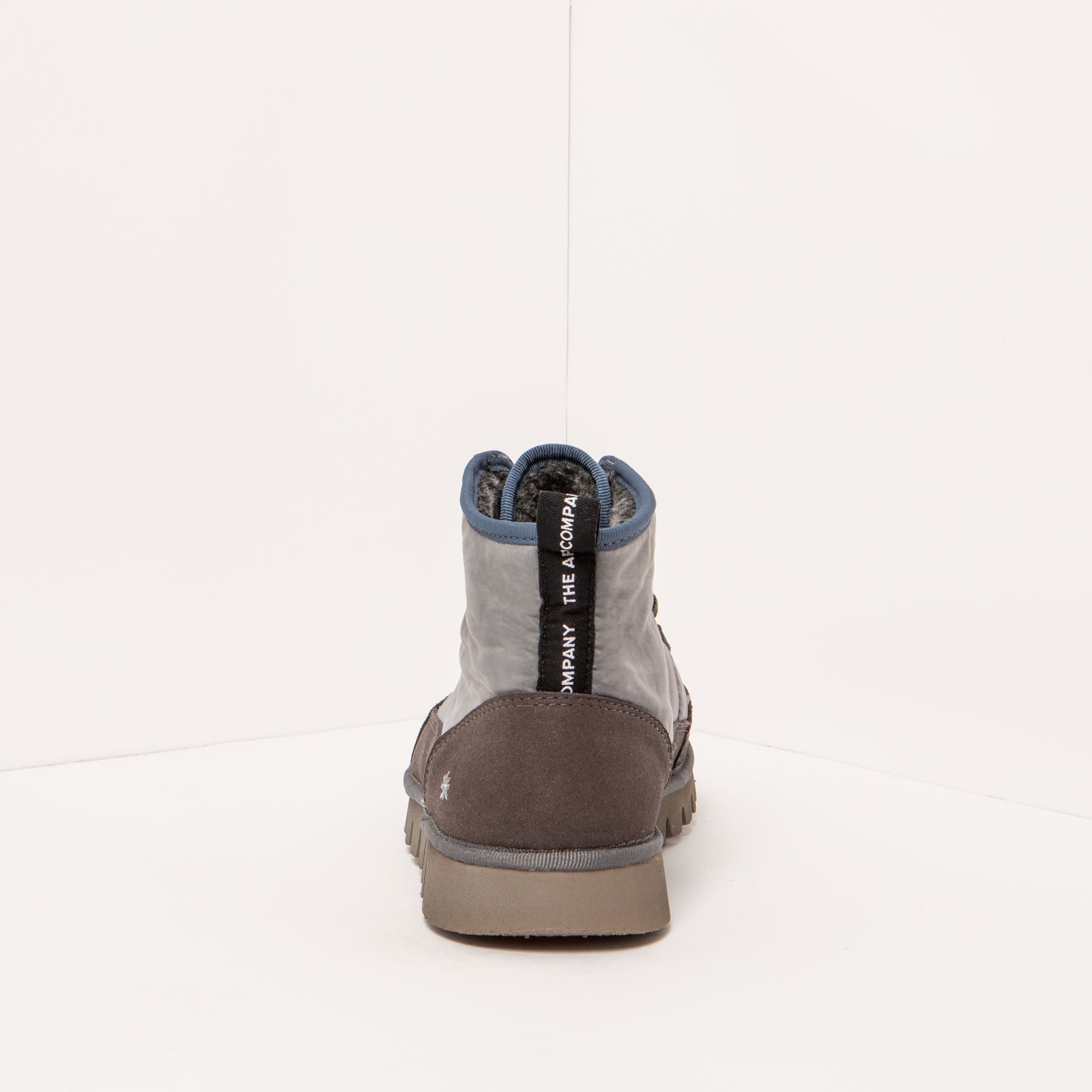 gid://shopify/Product/15694091354444_5