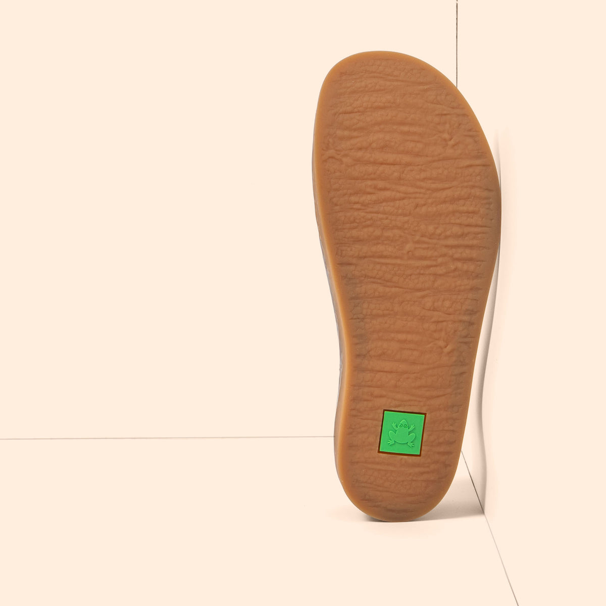 gid://shopify/Product/16124796830028_3