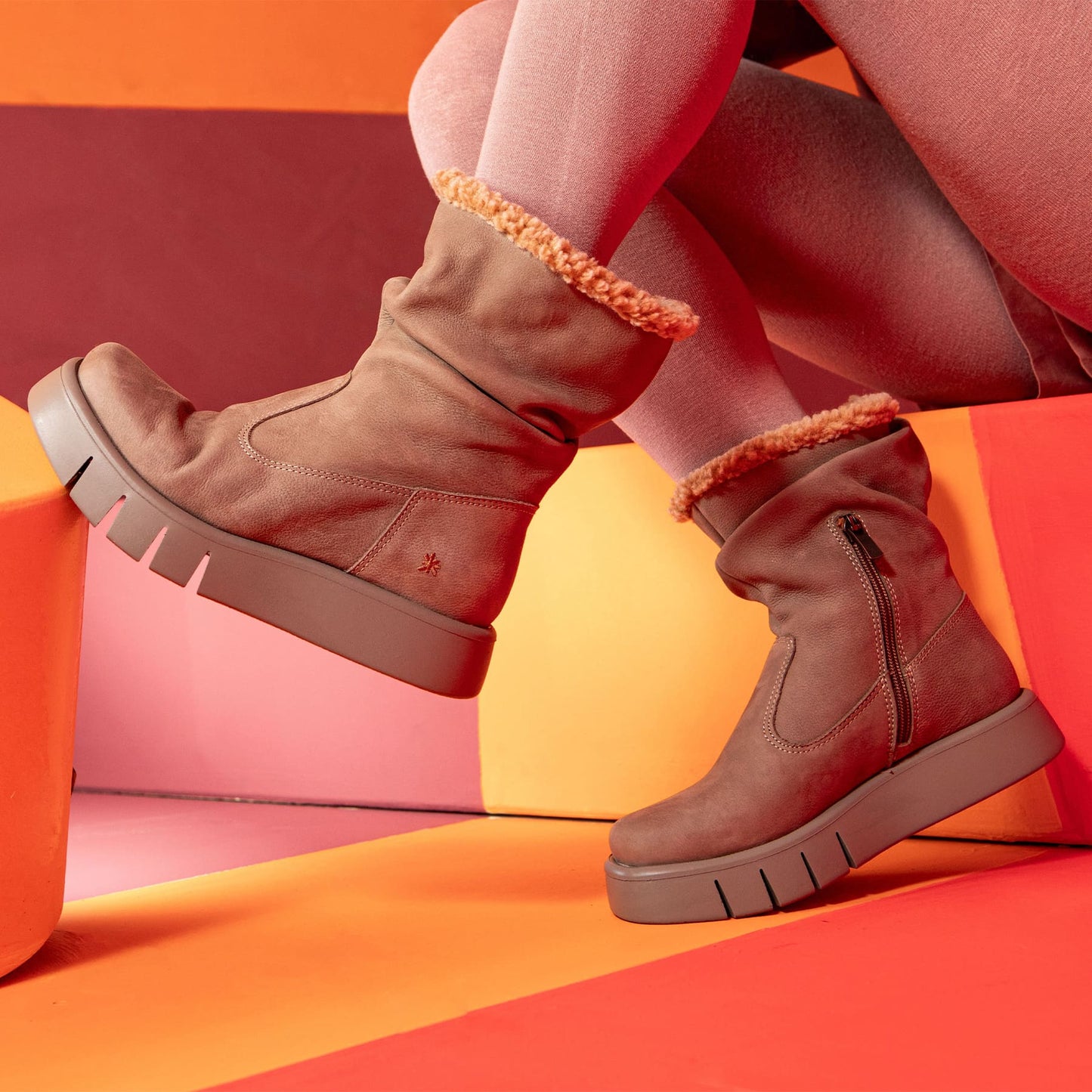 gid://shopify/Product/15785700655436_6
