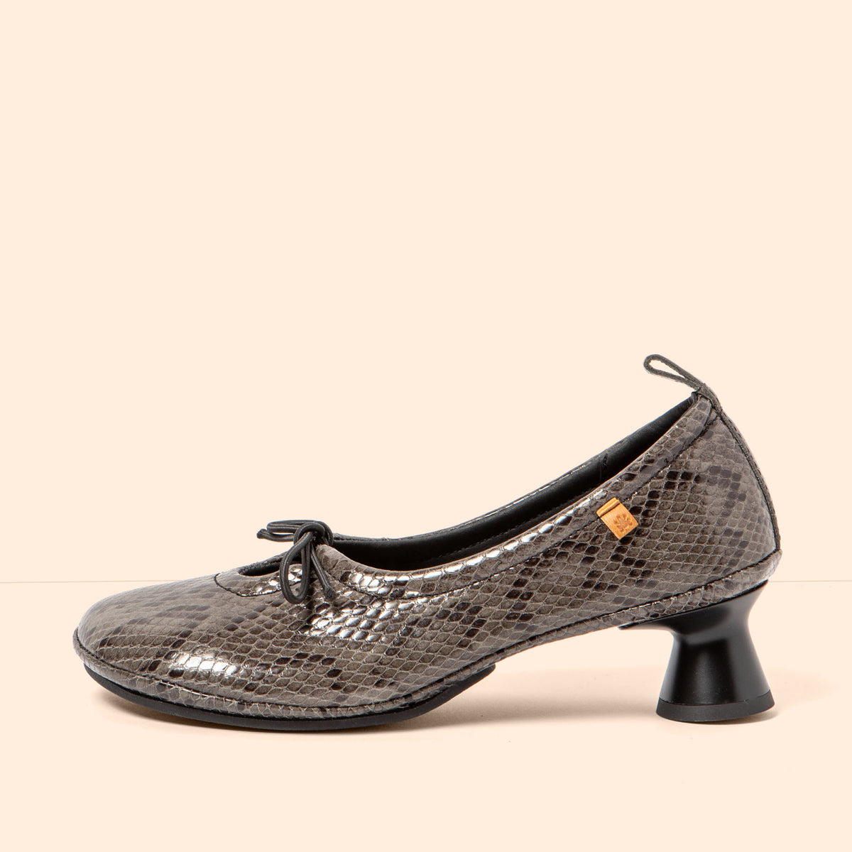 gid://shopify/Product/16124883468620_1