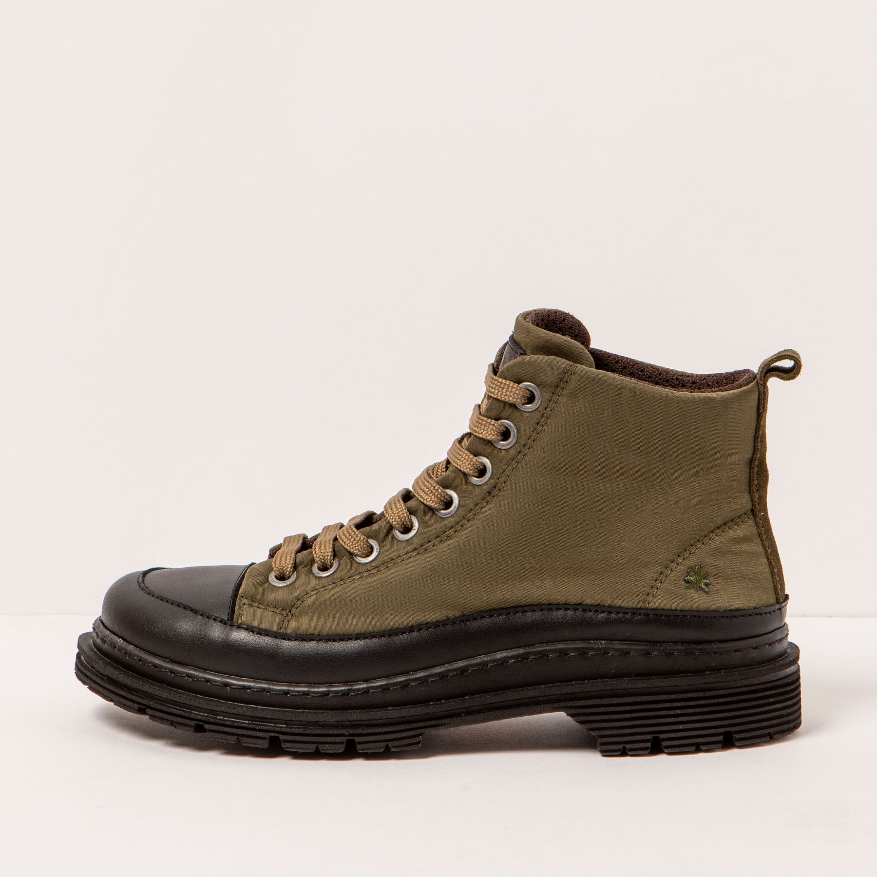 gid://shopify/Product/15694307885388_1