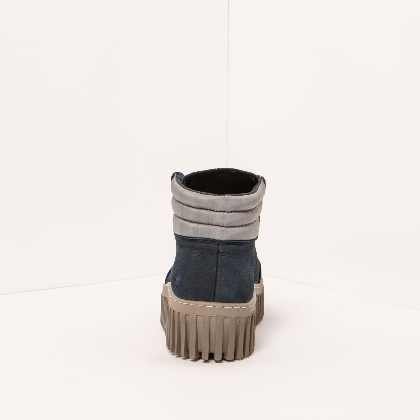 gid://shopify/Product/15694064976204_5