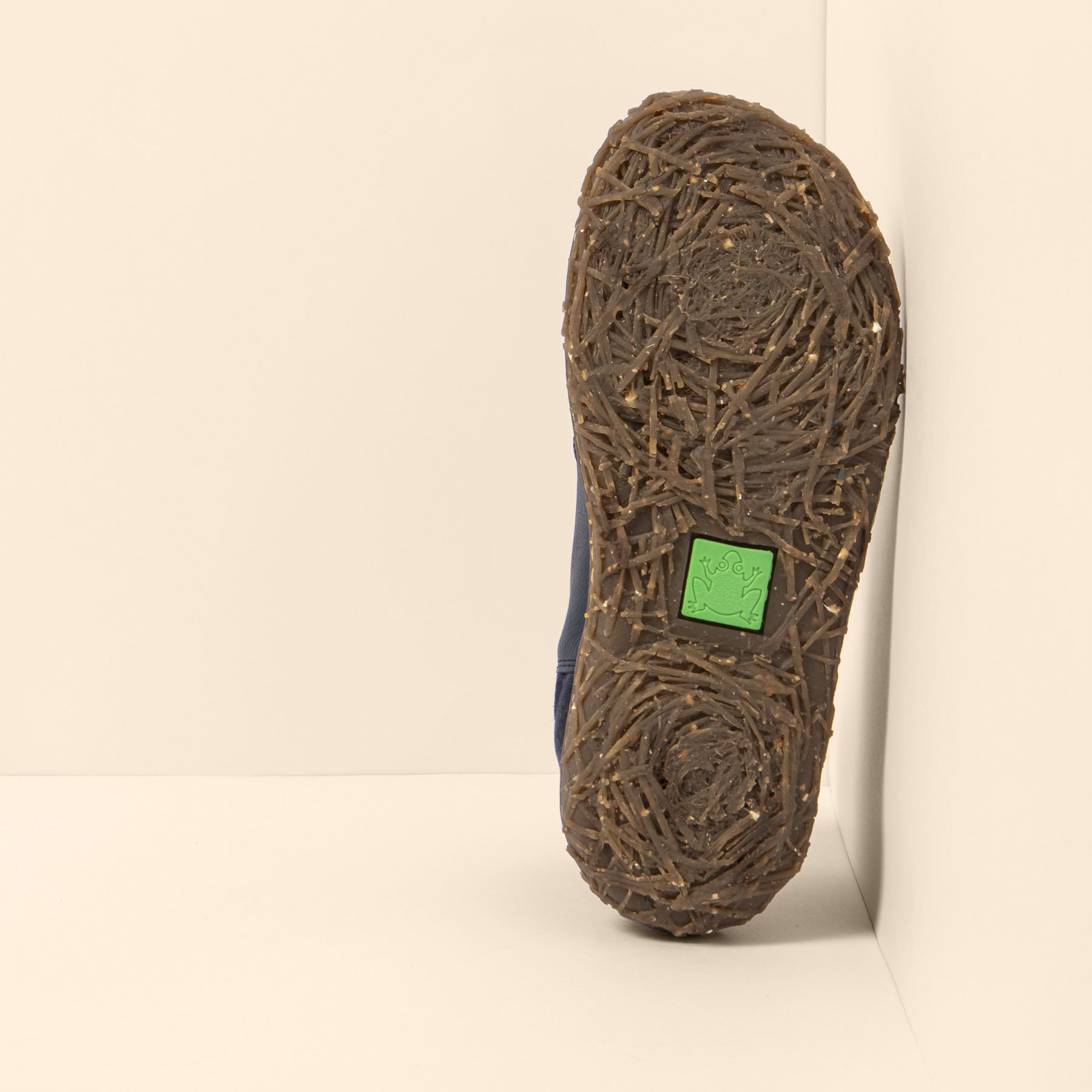 gid://shopify/Product/15700266516812_6