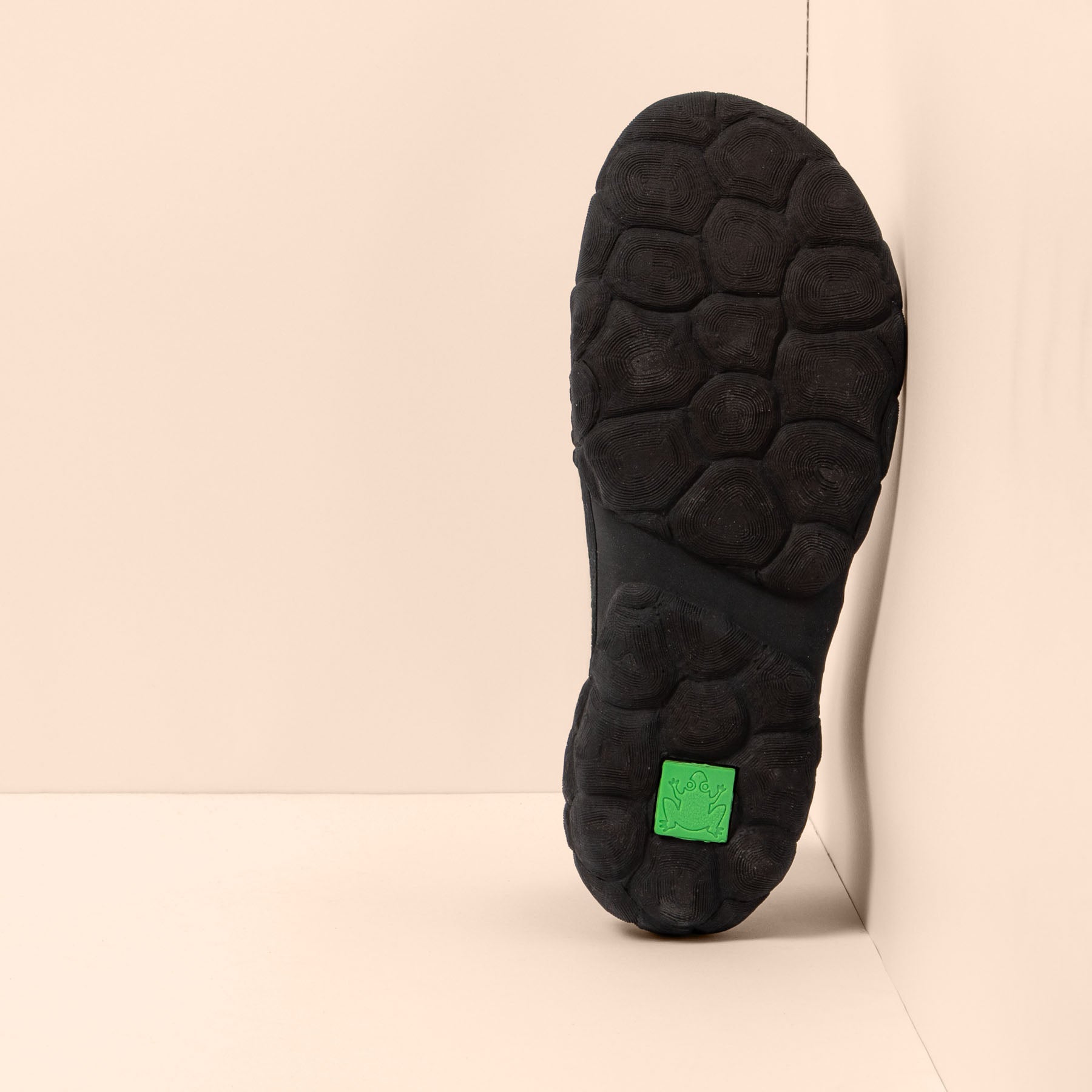 gid://shopify/Product/15700840415564_3