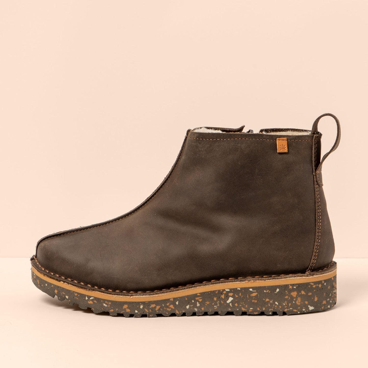 gid://shopify/Product/15700854505804_1