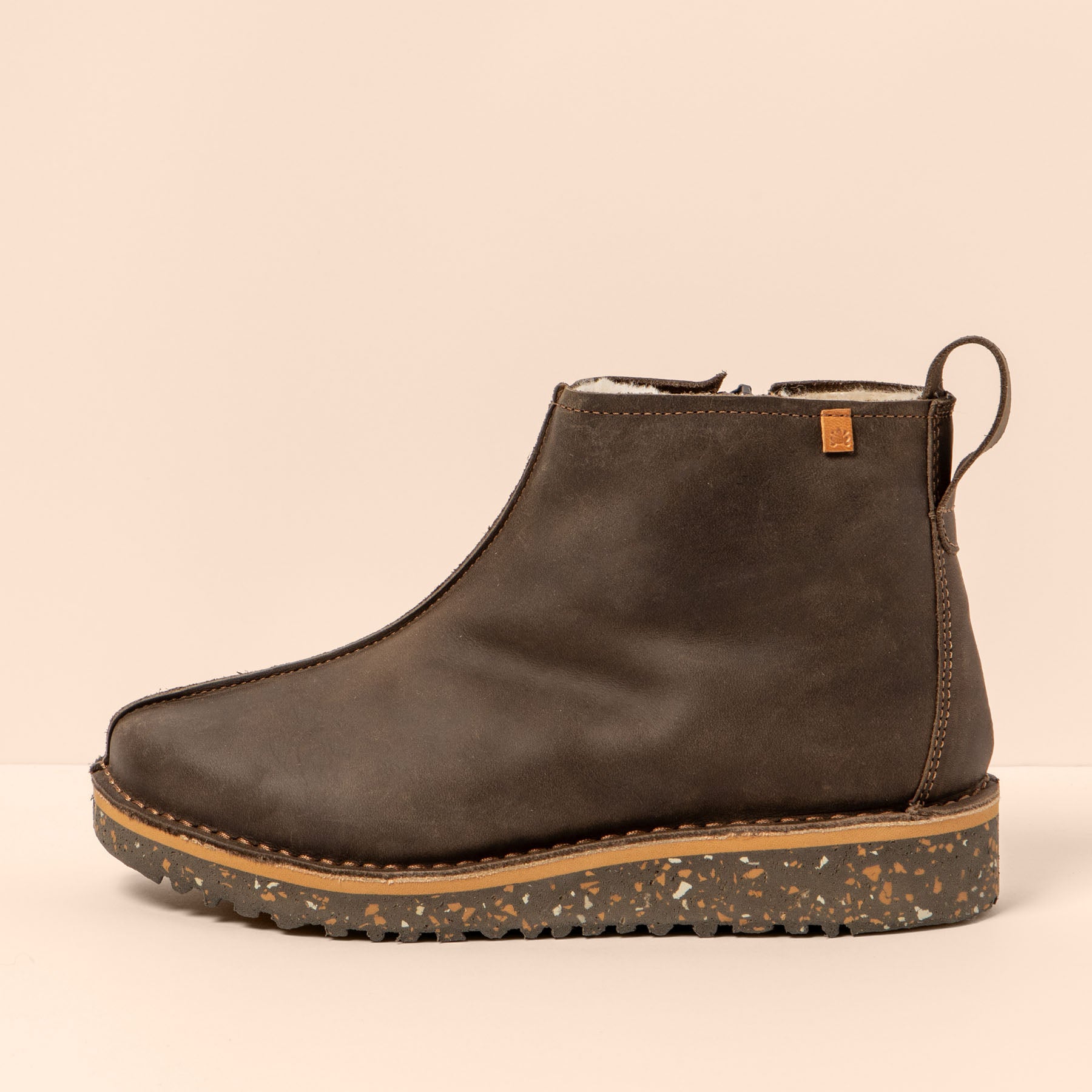 gid://shopify/Product/15700854505804_1