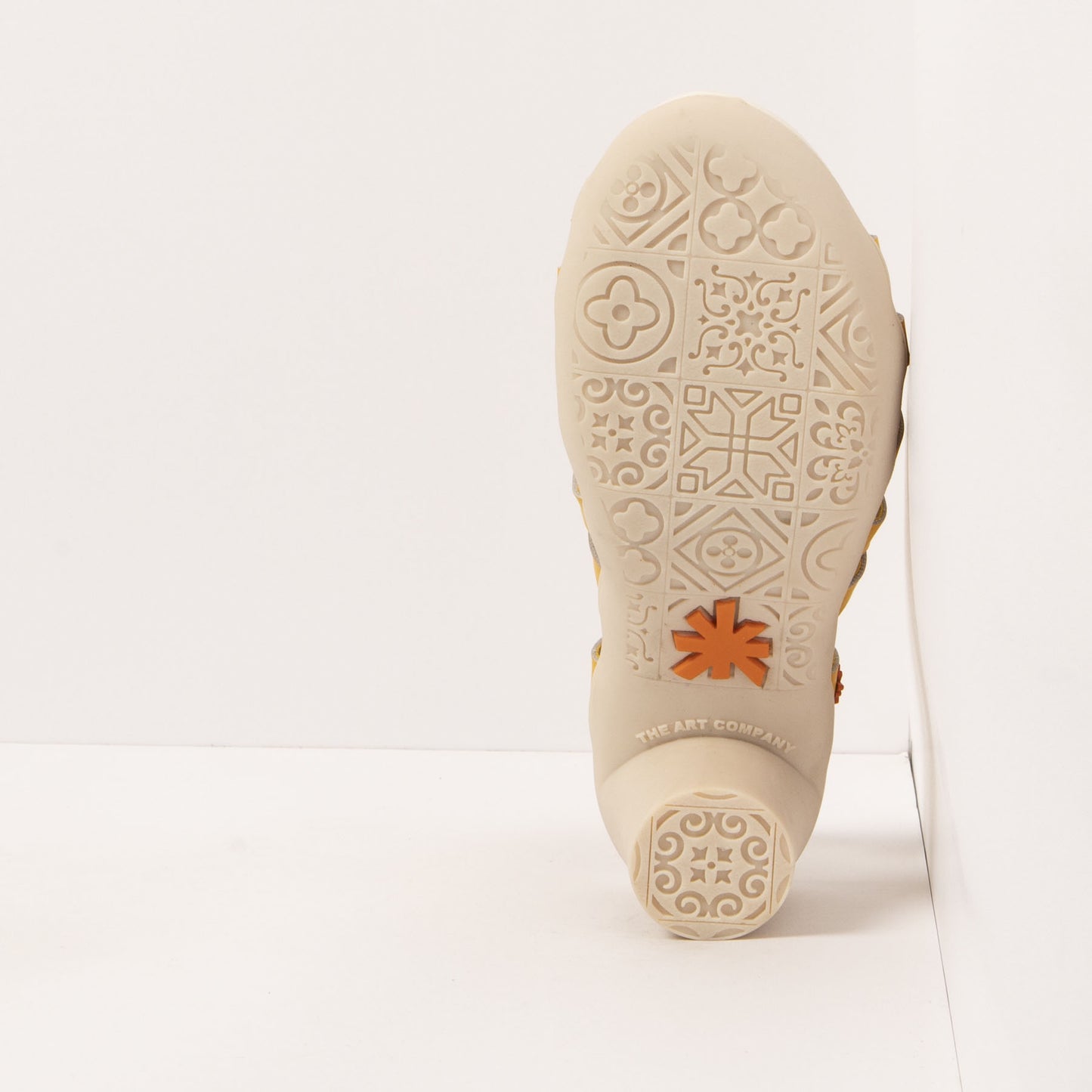 gid://shopify/Product/15785715433804_6