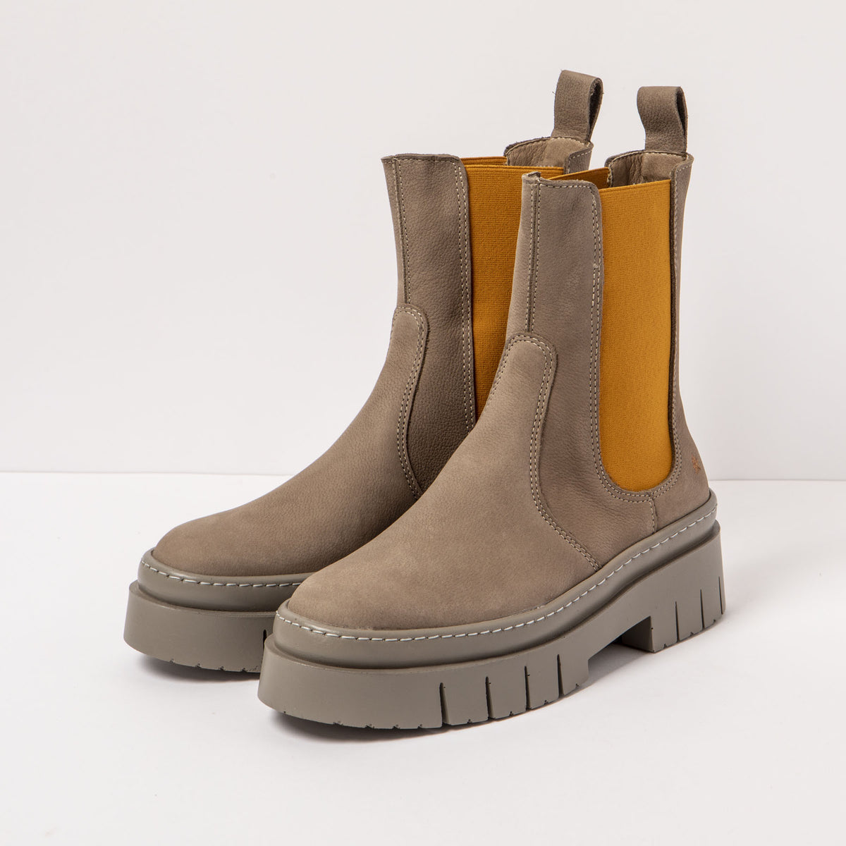 gid://shopify/Product/16171647795532_5