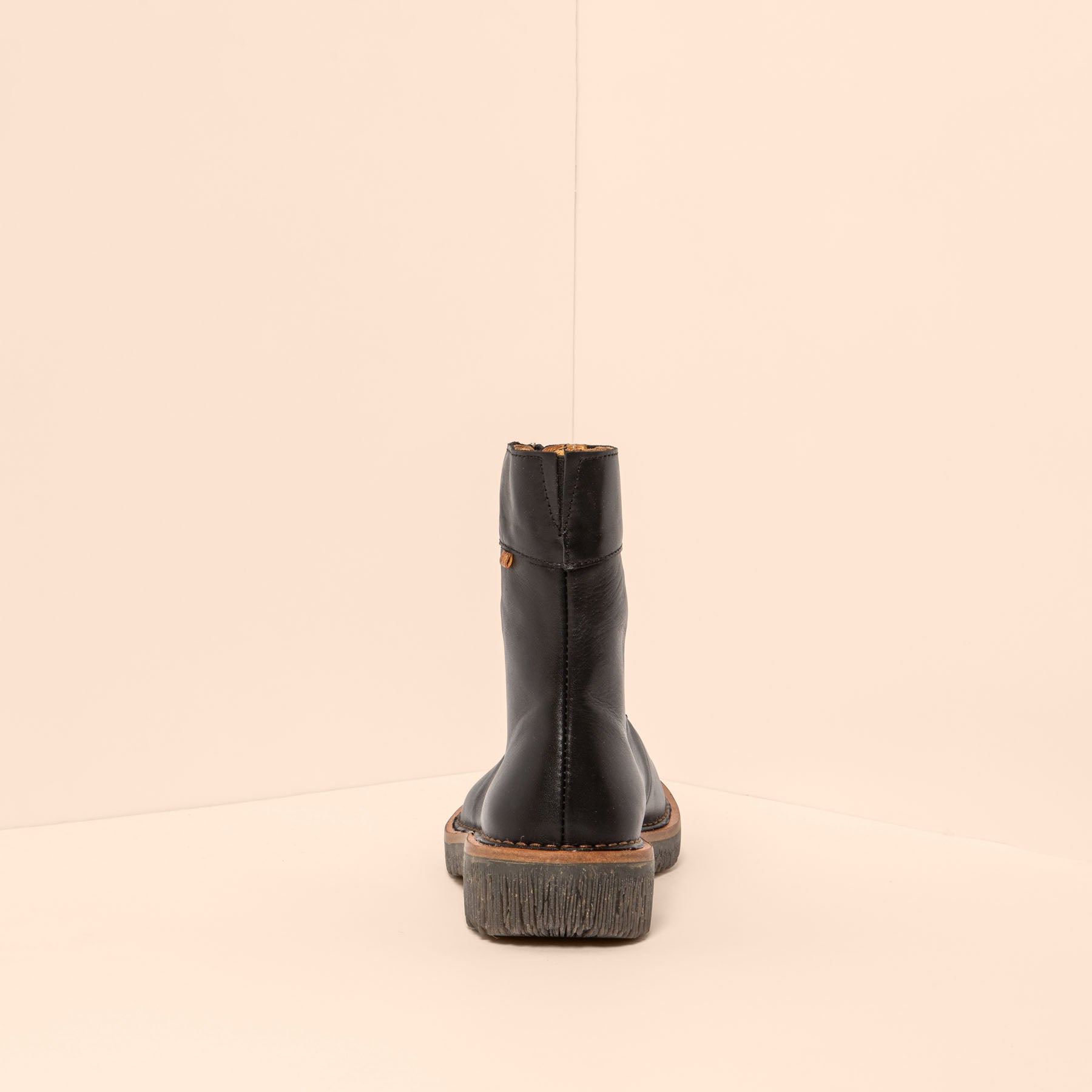 gid://shopify/Product/15700823834956_5