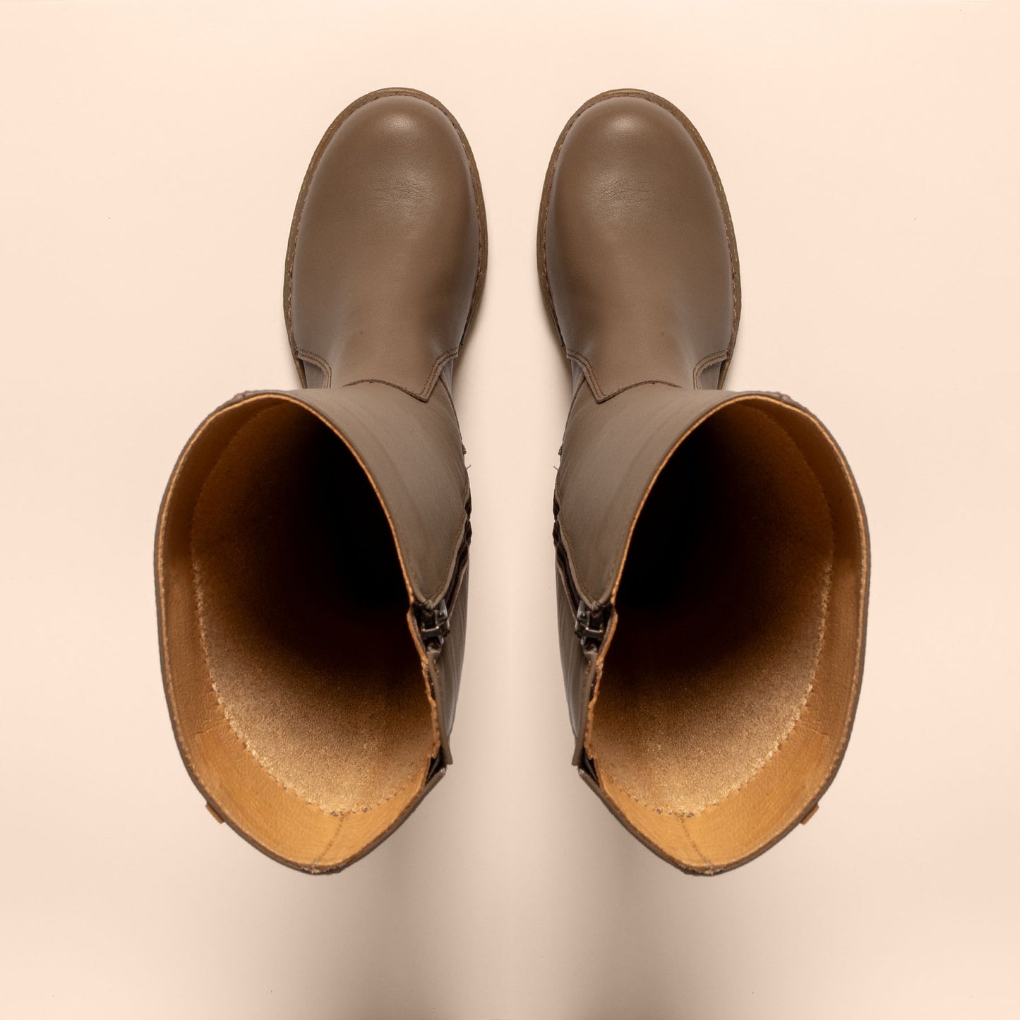 gid://shopify/Product/15700855128396_4