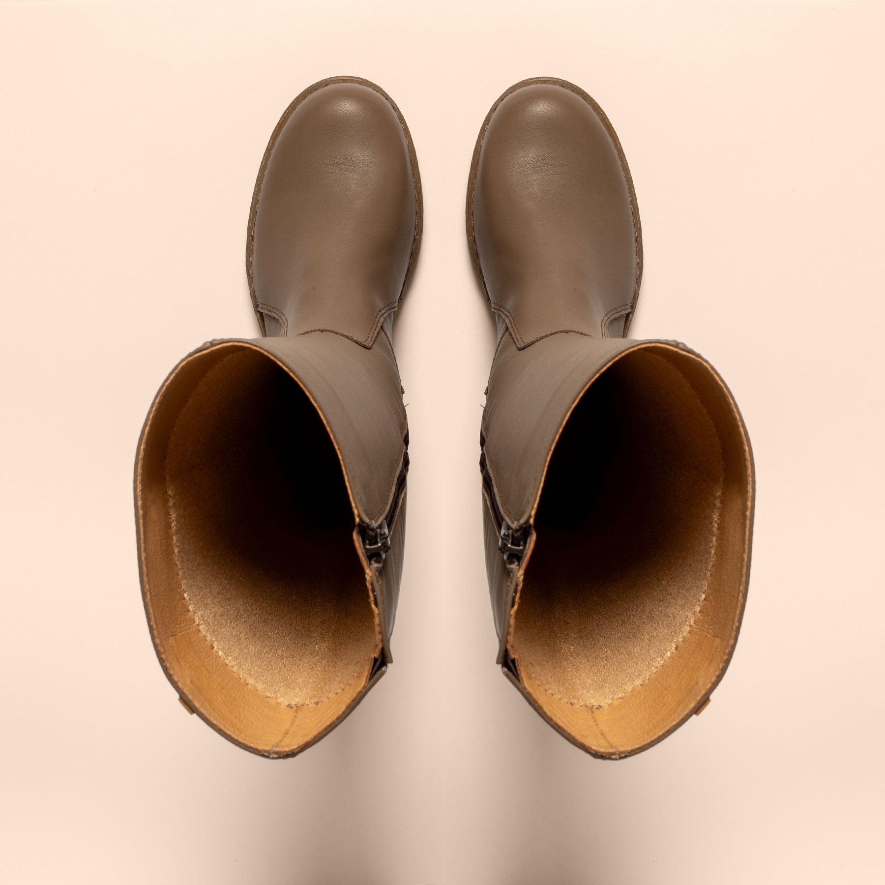 gid://shopify/Product/15700855128396_4