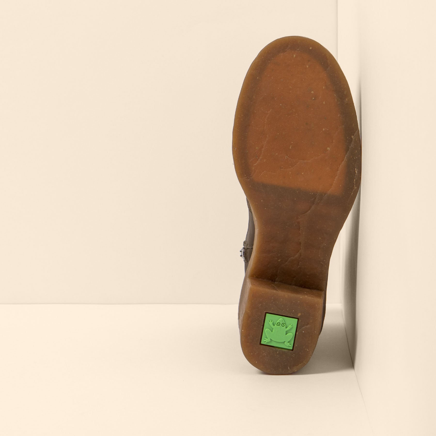 gid://shopify/Product/15700050968908_6