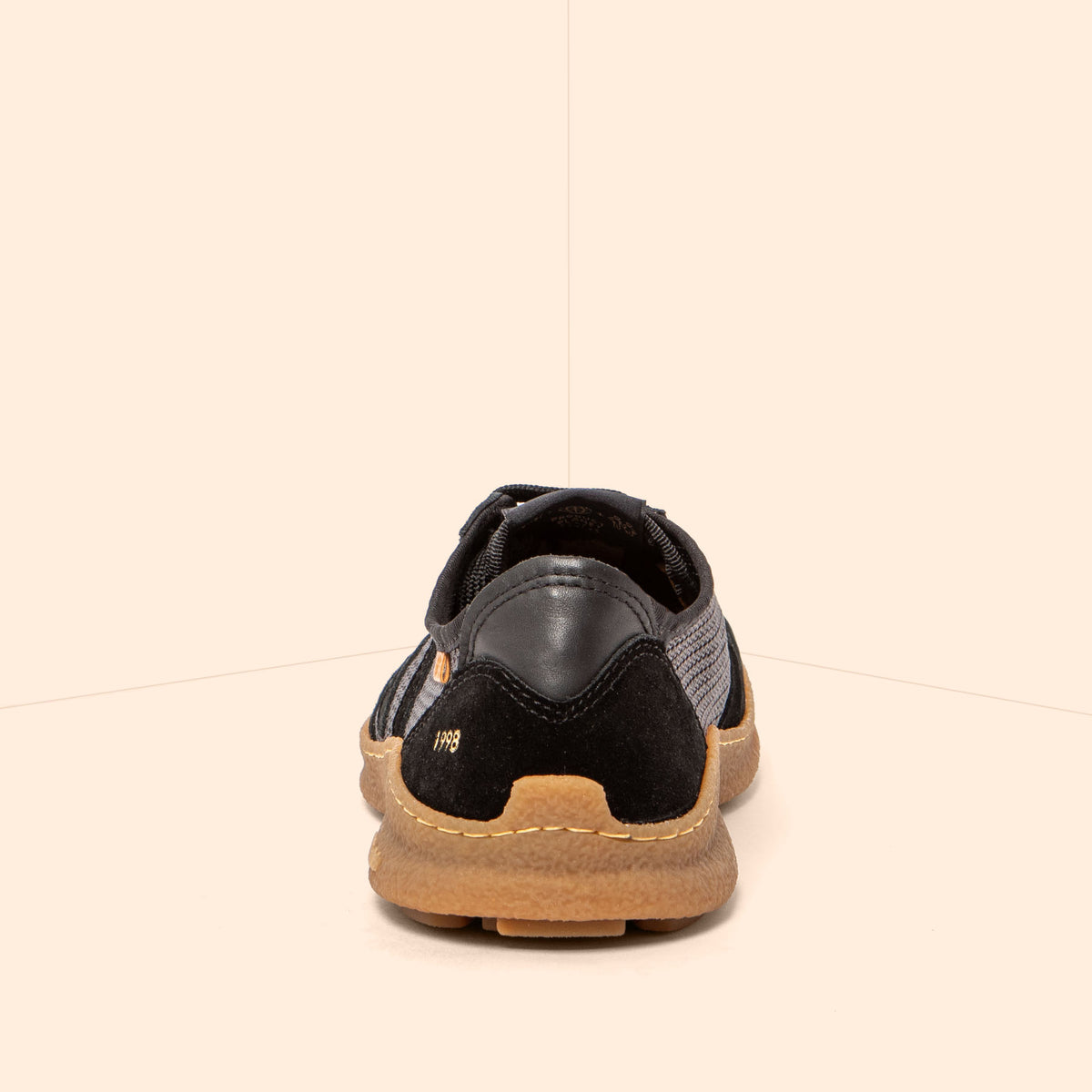 gid://shopify/Product/16124702654796_5