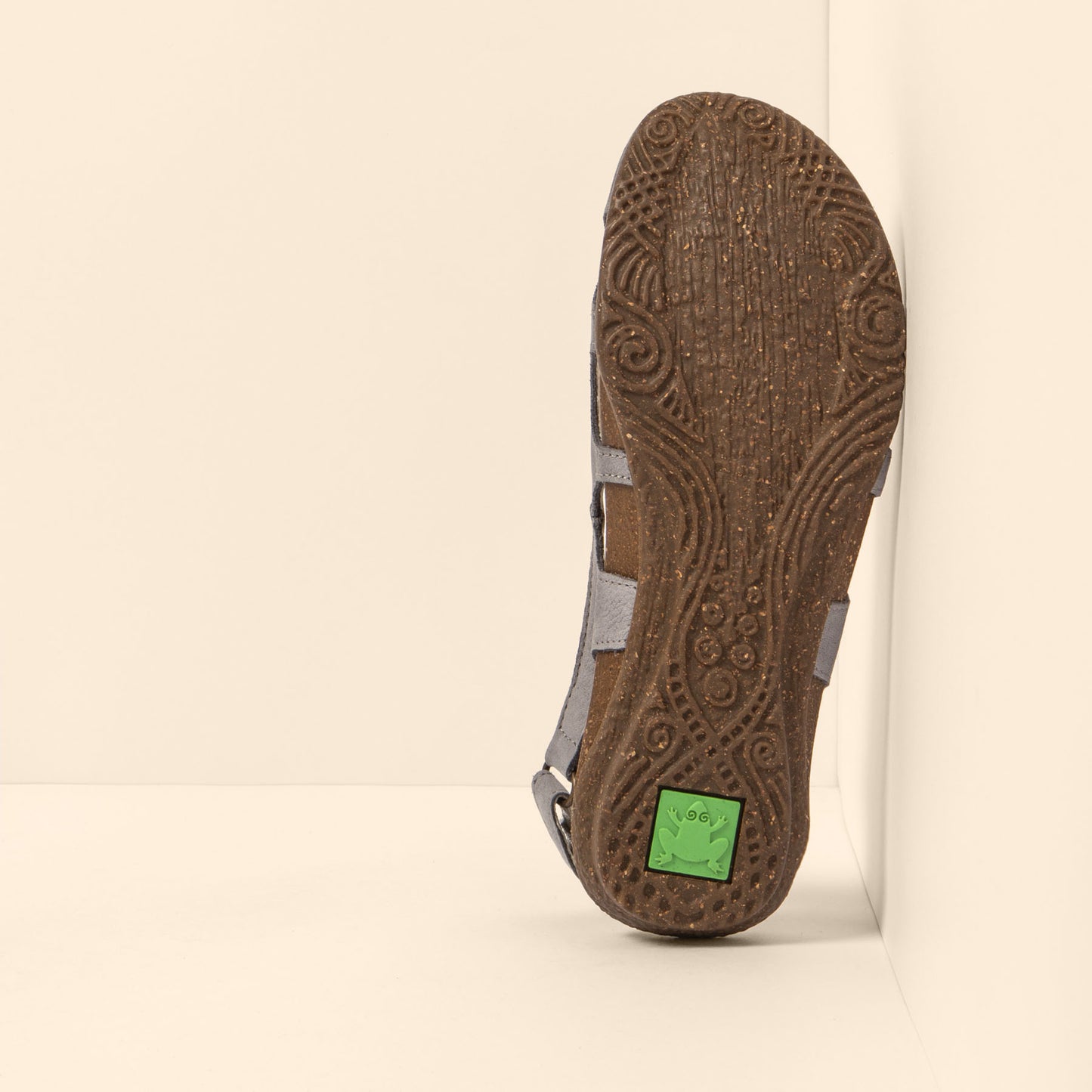 gid://shopify/Product/15700691845452_3