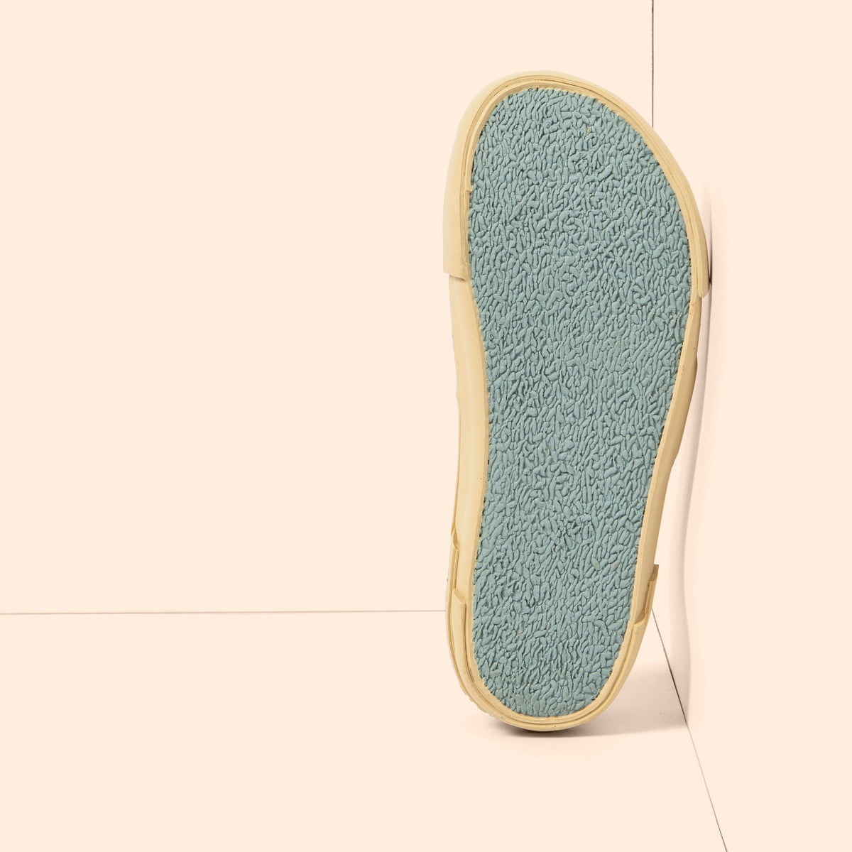 gid://shopify/Product/16124853780812_3