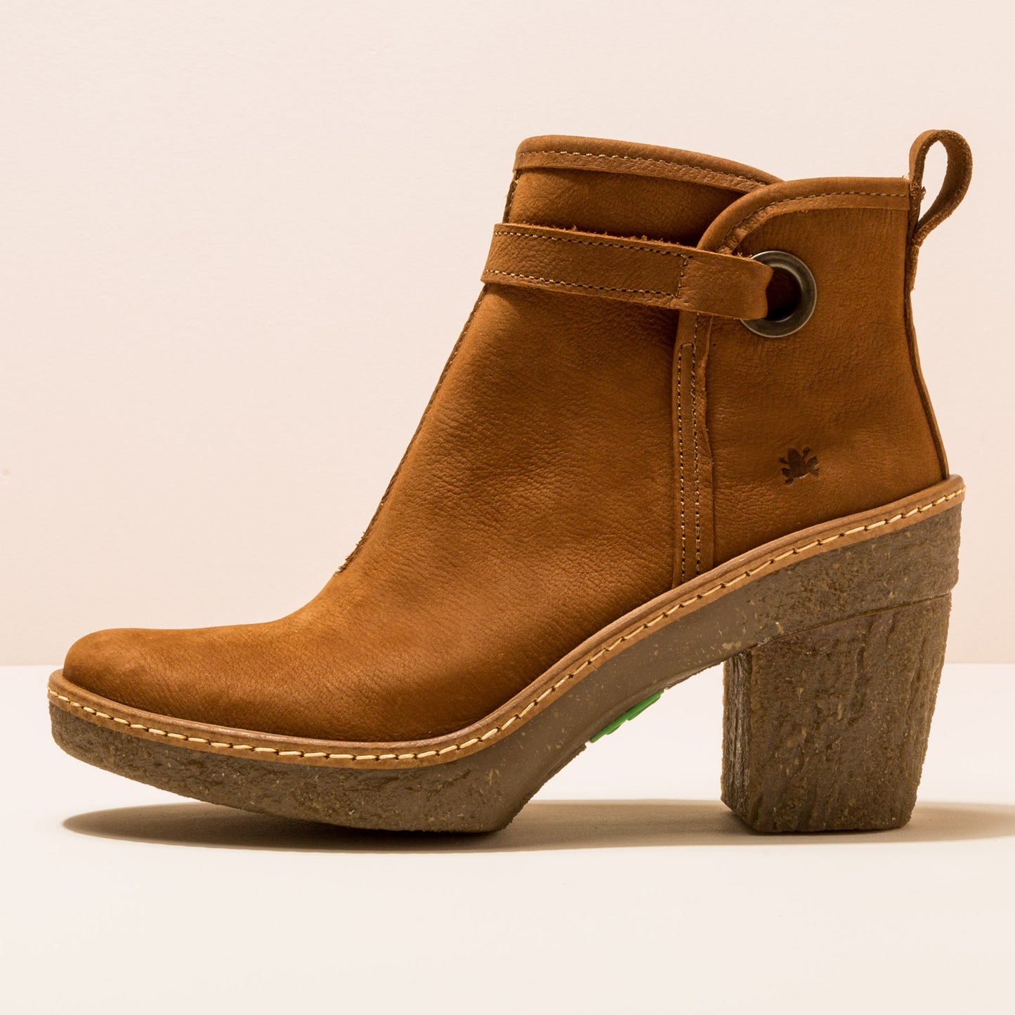 gid://shopify/Product/15699913703756_4