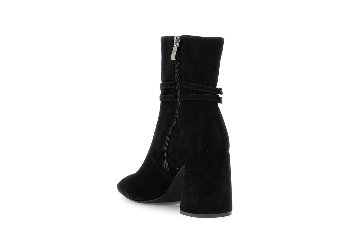 gid://shopify/Product/16122185023820_2