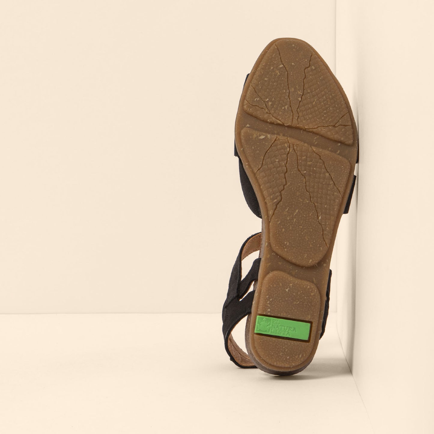 gid://shopify/Product/15699914555724_3