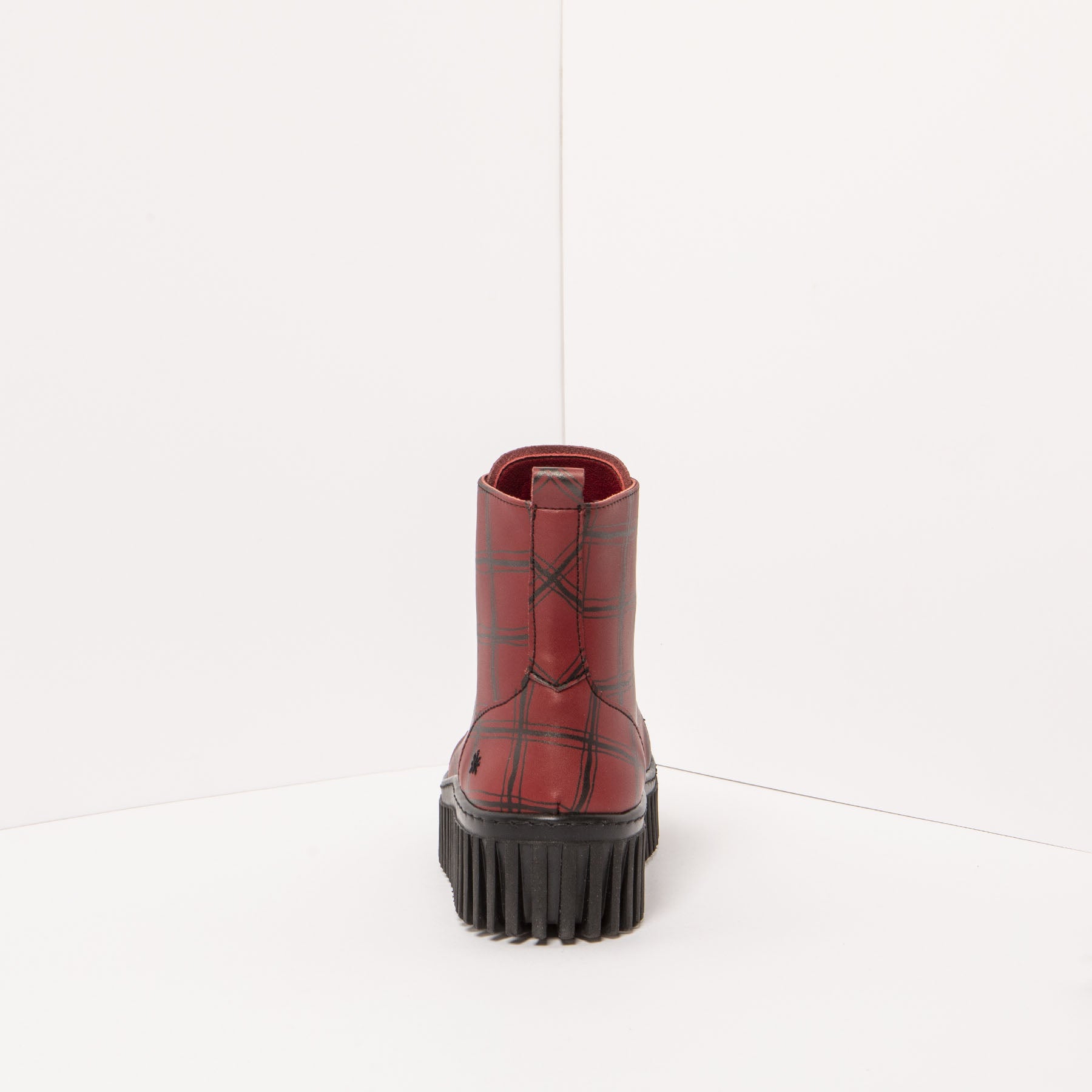 gid://shopify/Product/15785719693644_8