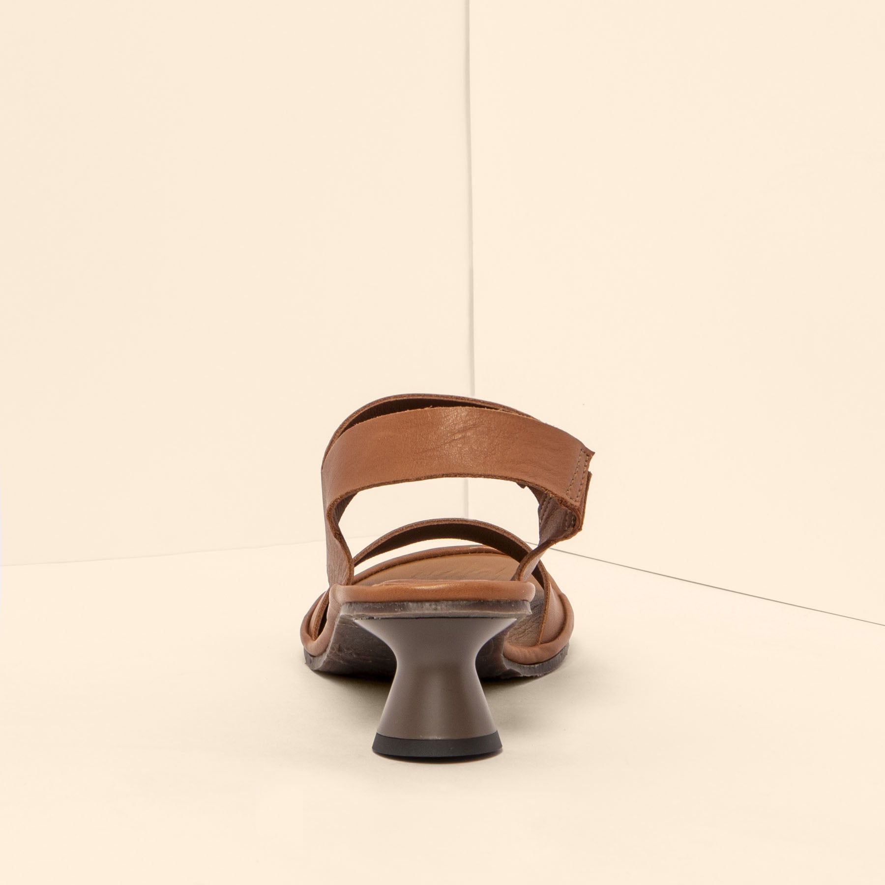 gid://shopify/Product/15700745584972_8