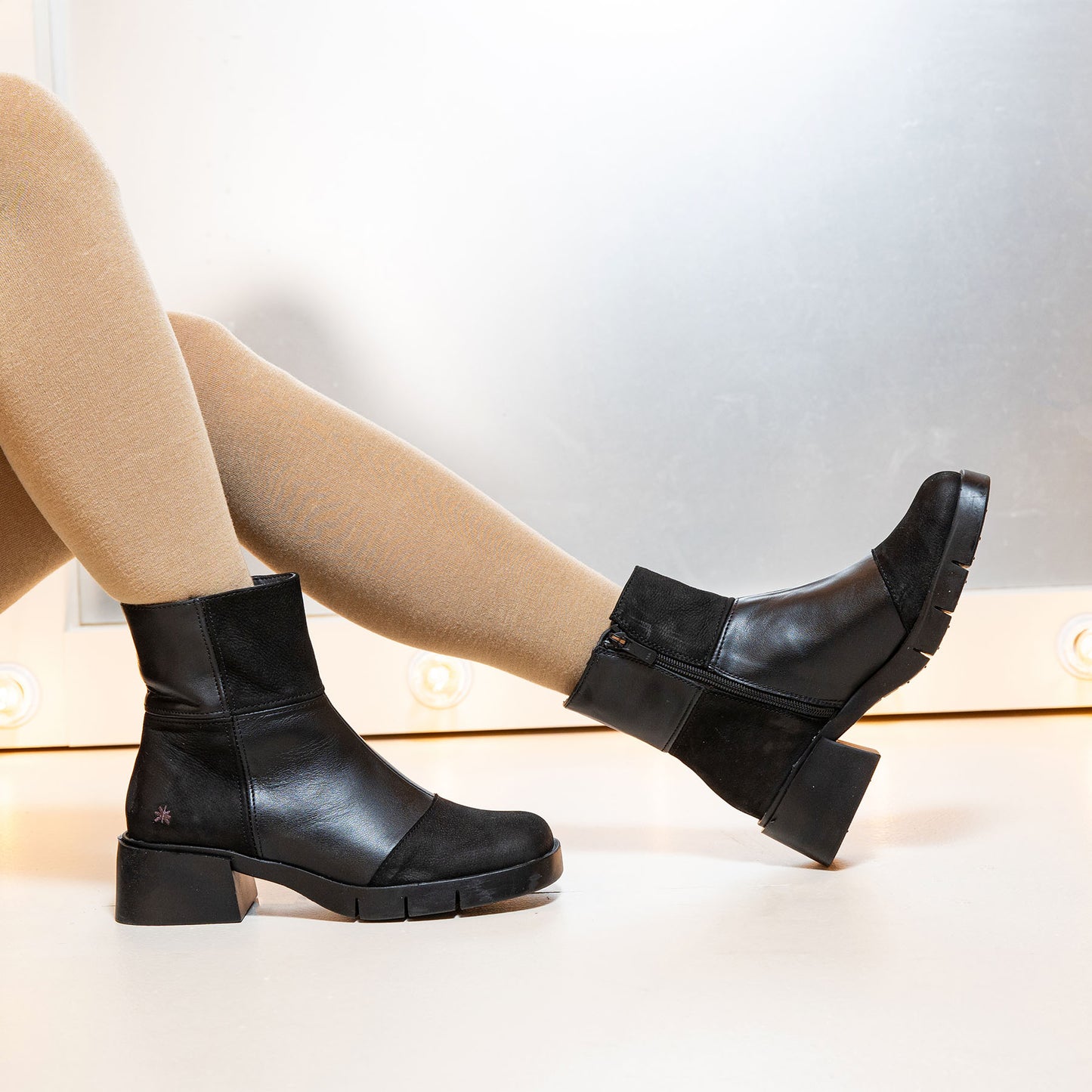 gid://shopify/Product/15693804863820_6