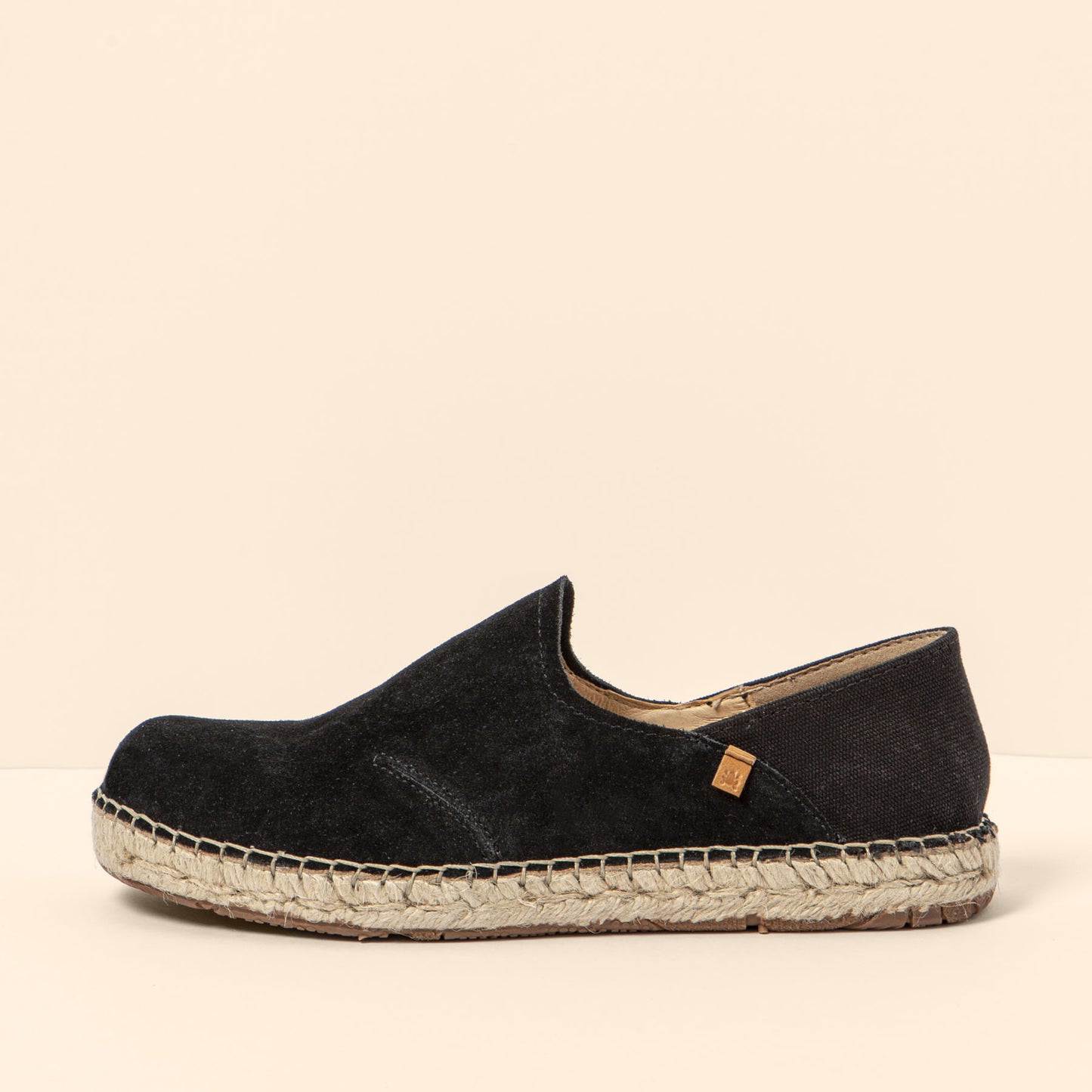 gid://shopify/Product/15700240662860_4