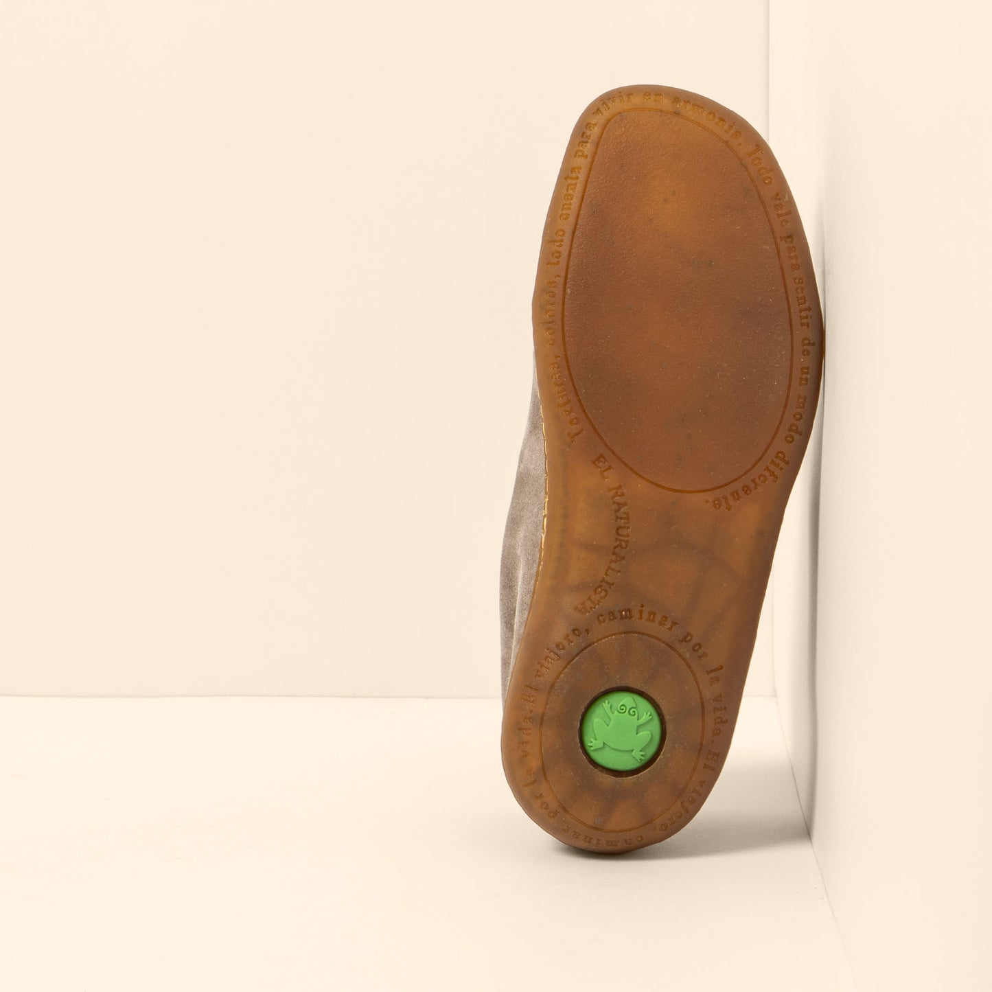 gid://shopify/Product/15699926286668_3