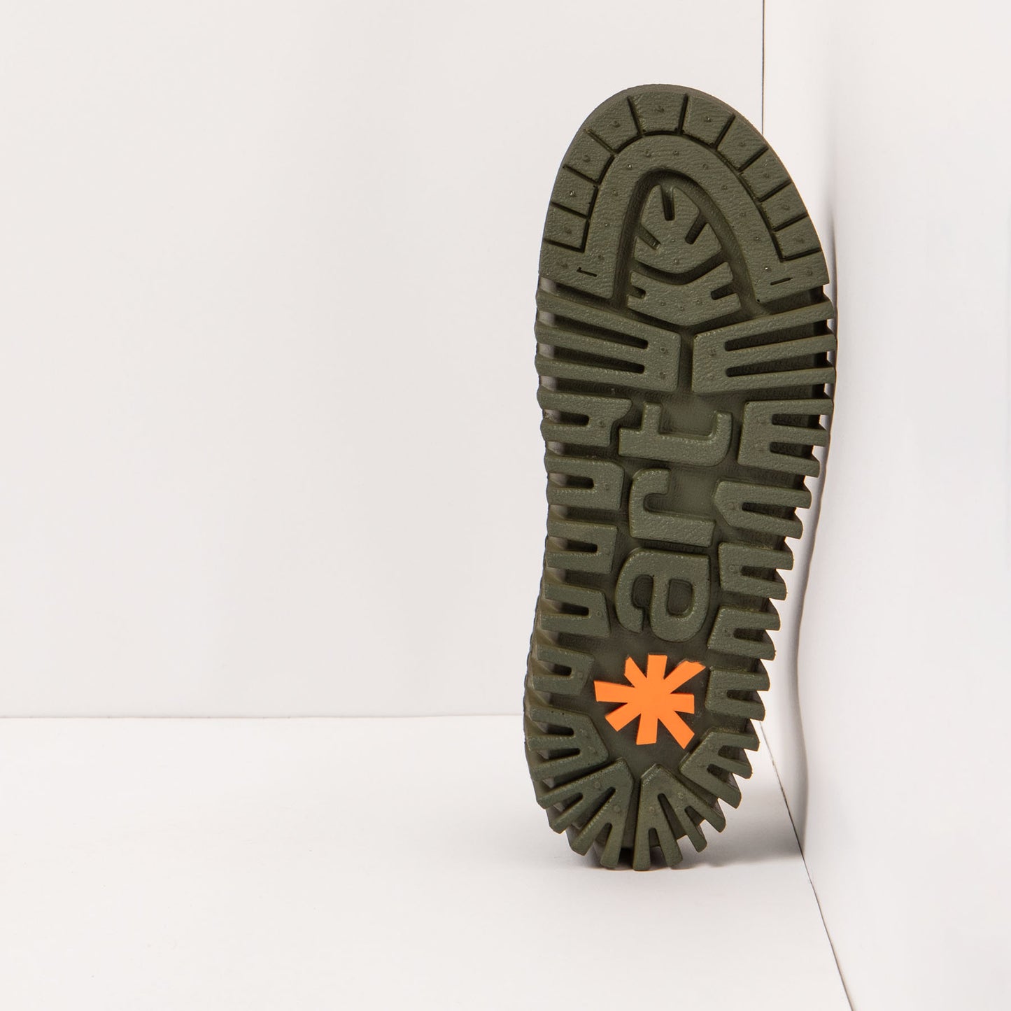 gid://shopify/Product/15694067564876_3