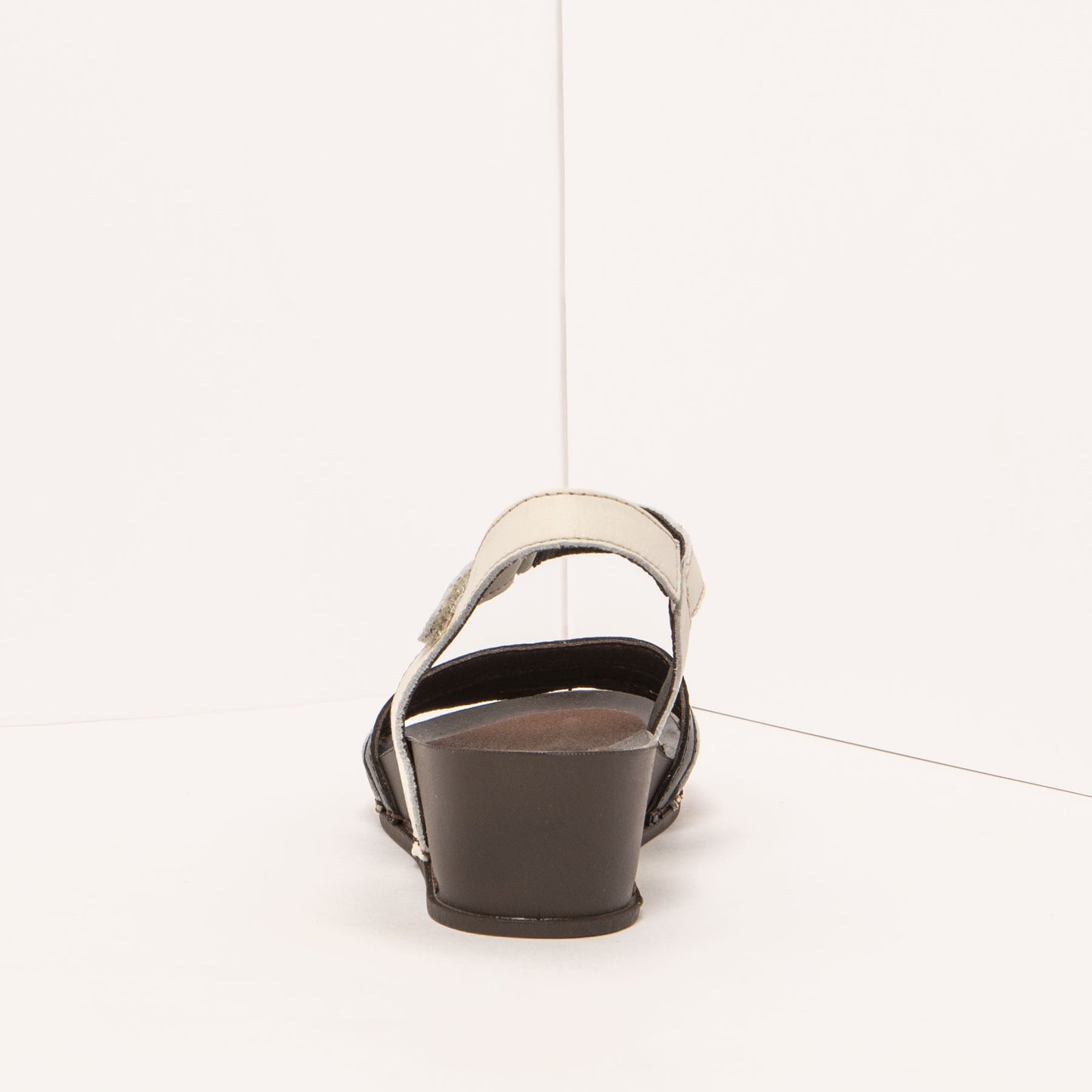 gid://shopify/Product/15693498188108_5