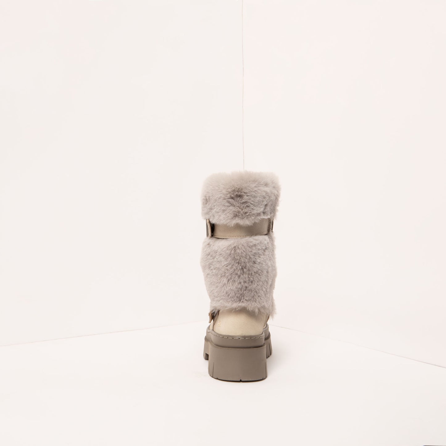 gid://shopify/Product/15694350188876_5
