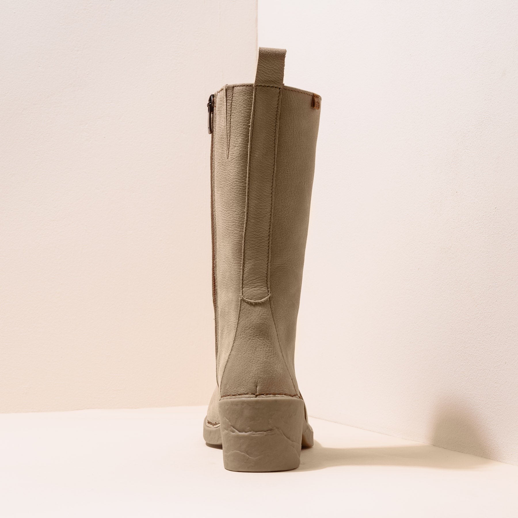 gid://shopify/Product/15700047233356_8