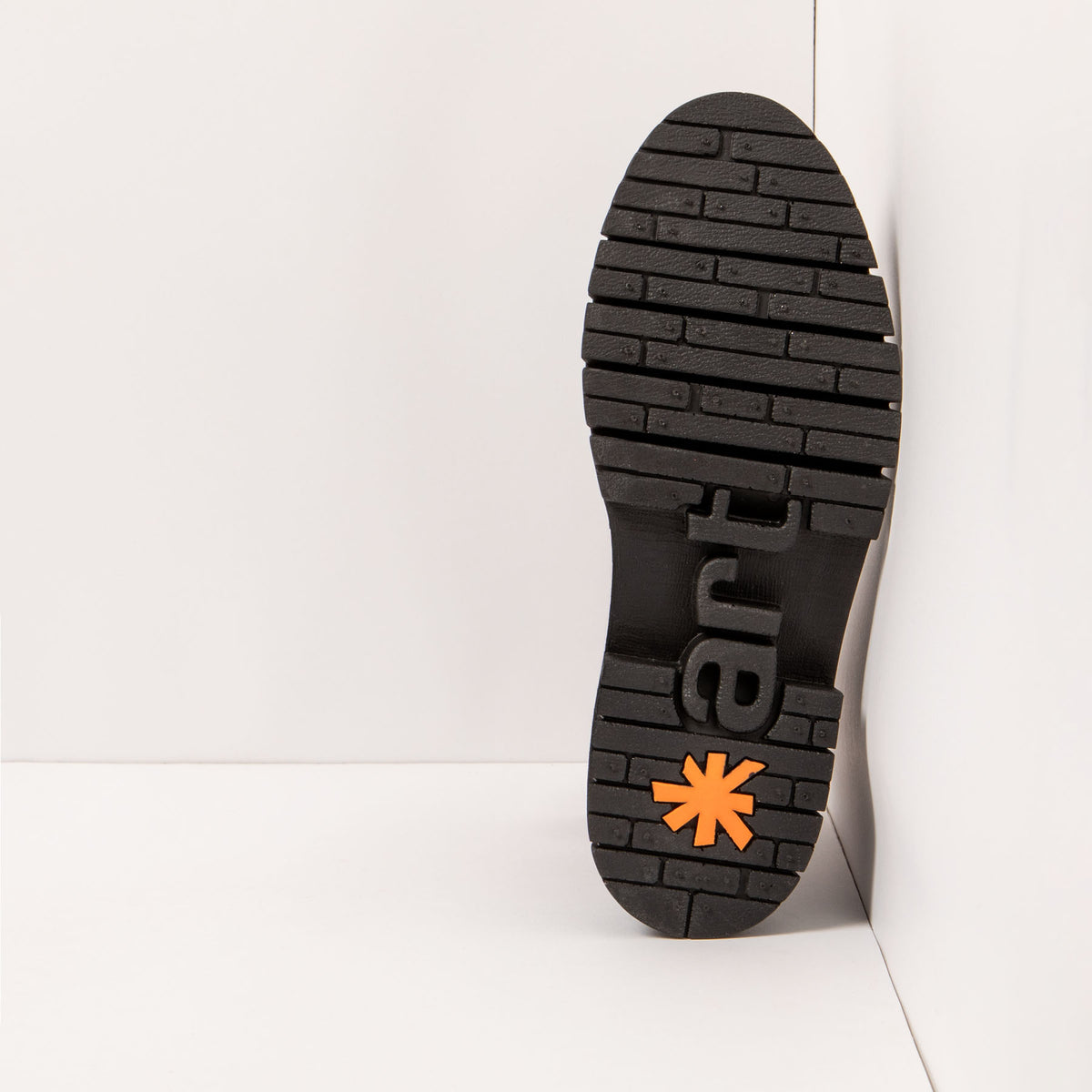 gid://shopify/Product/16172807160140_3