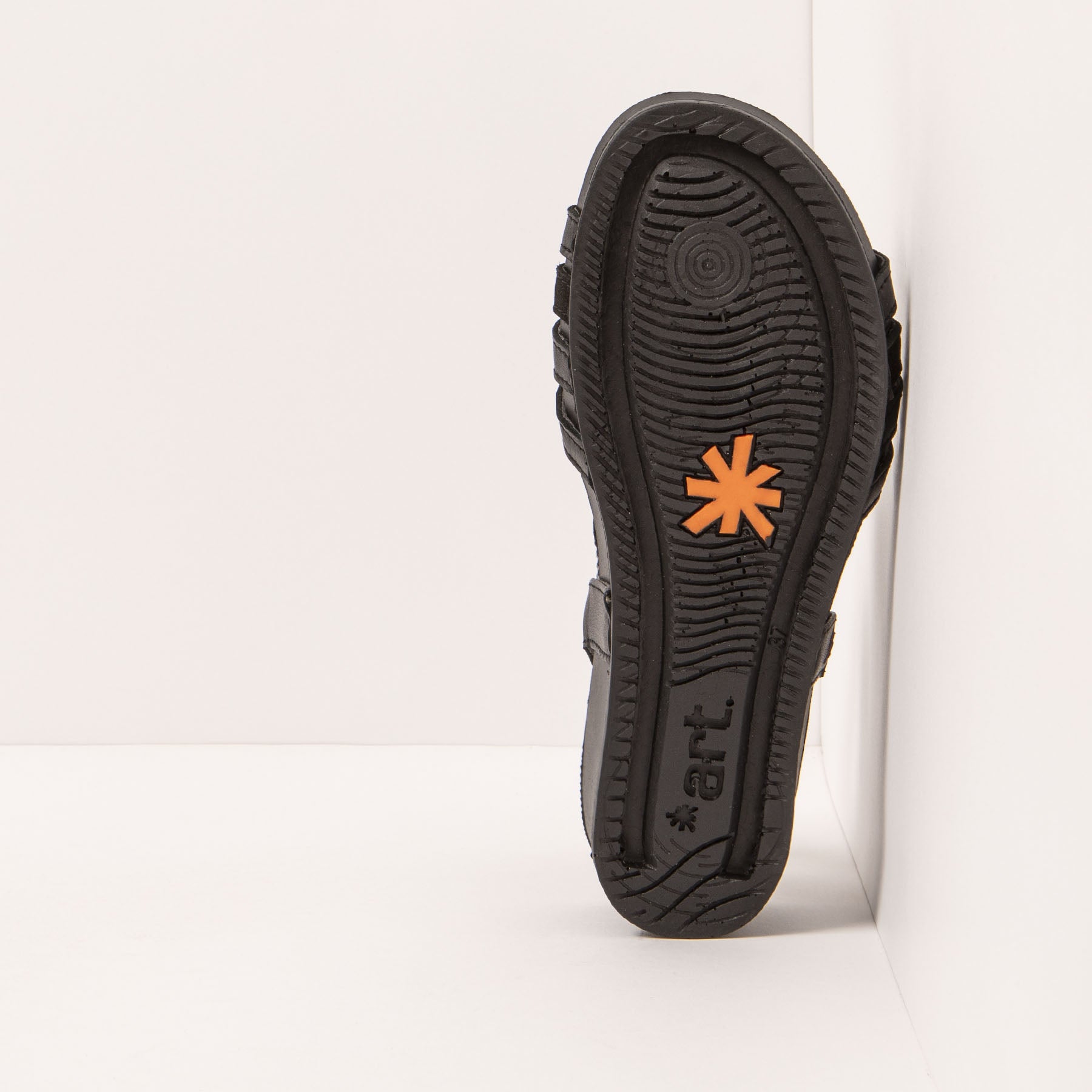 gid://shopify/Product/15693493666124_3