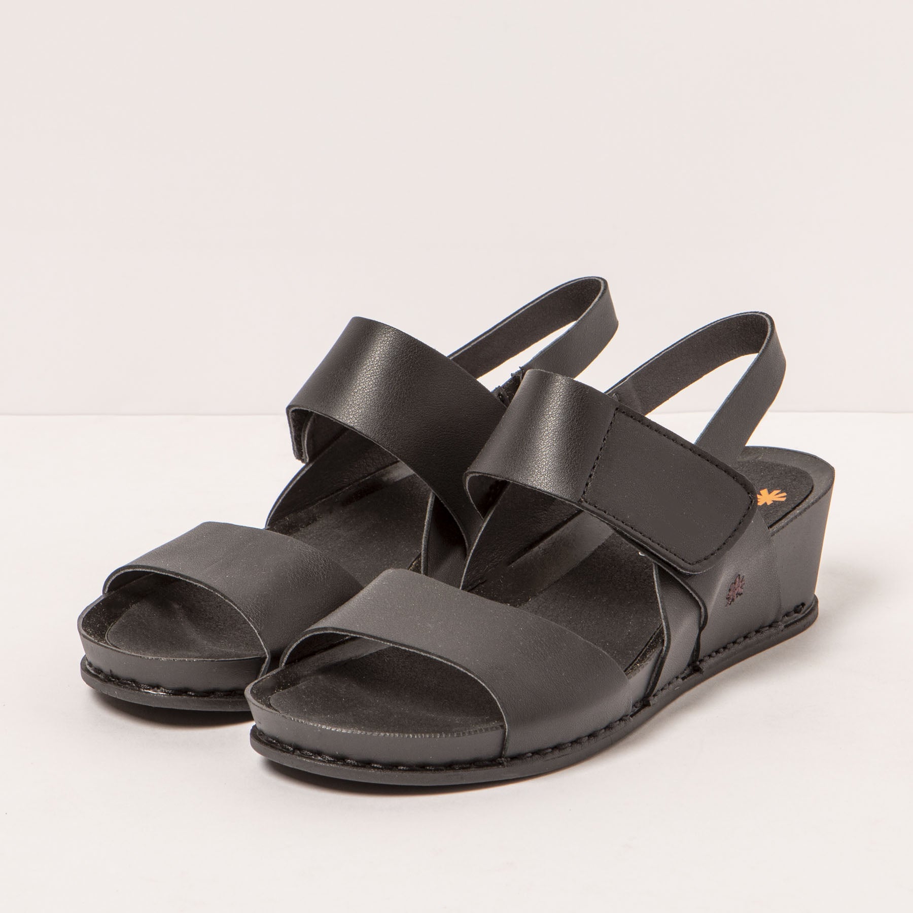 gid://shopify/Product/15693543145804_2