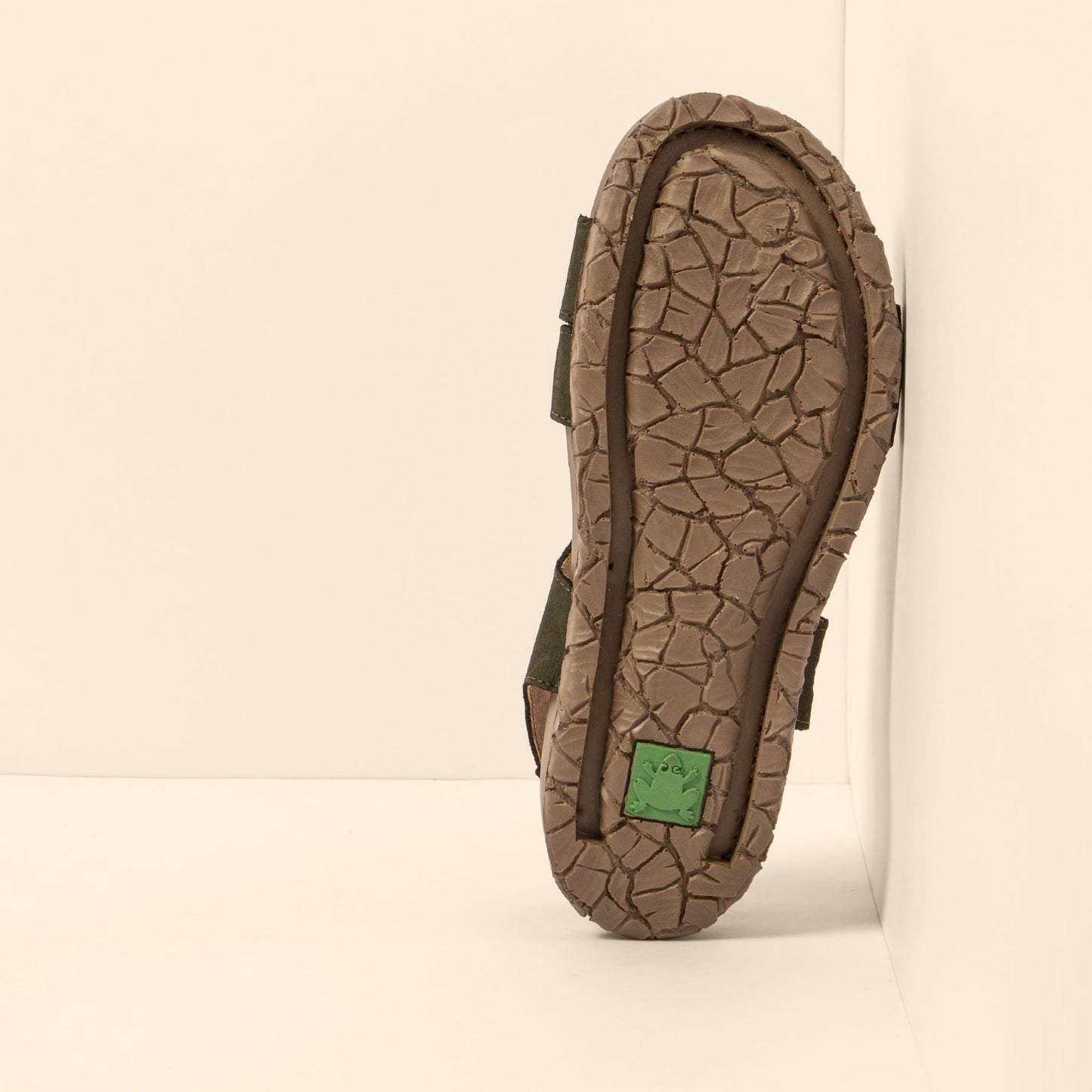 gid://shopify/Product/15700574765388_3