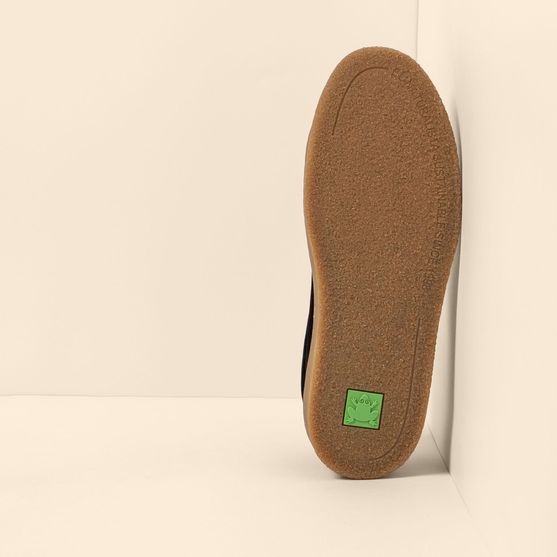 gid://shopify/Product/15700116930892_3