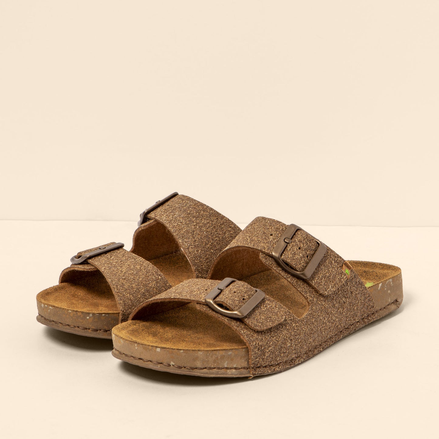 gid://shopify/Product/15700075807052_5